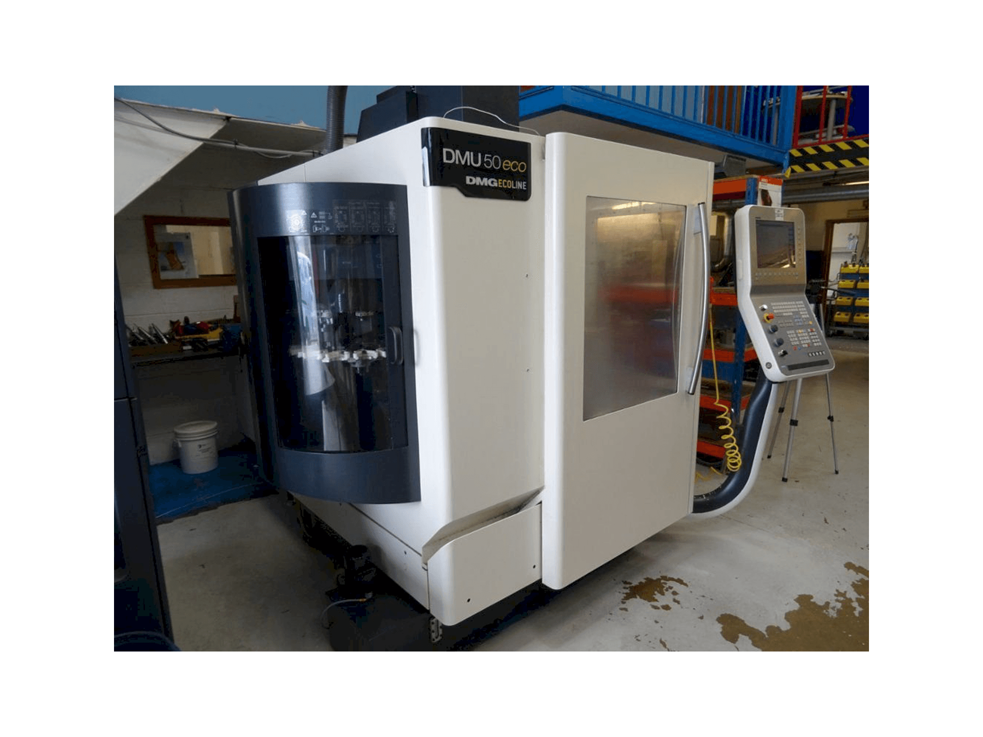 Čelní pohled na DECKEL MAHO DMU 50Eco stroj