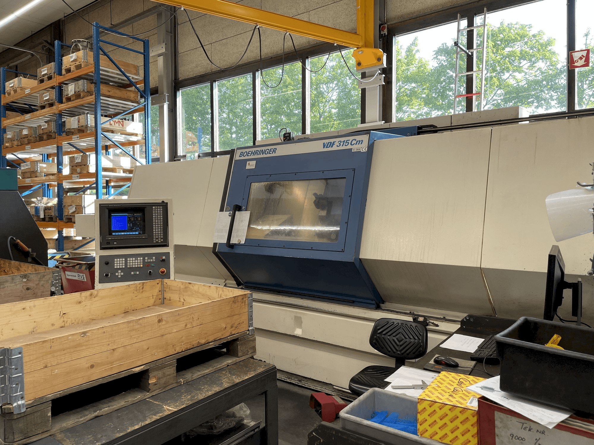 Čelní pohled na BOEHRINGER VDF 315 CM stroj