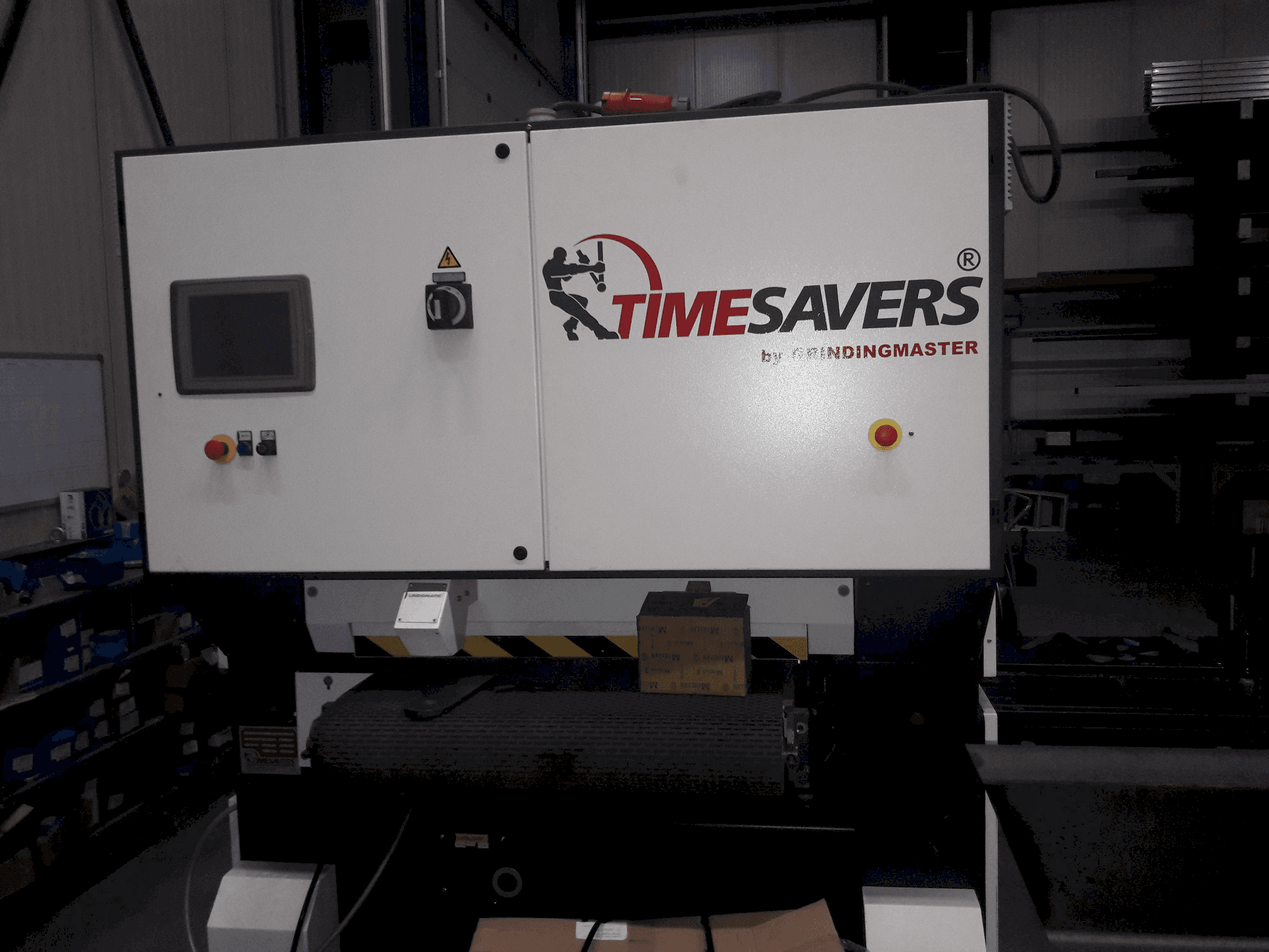 Čelní pohled na TIMESAVERS 42-SERIE-900-WWB-S stroj