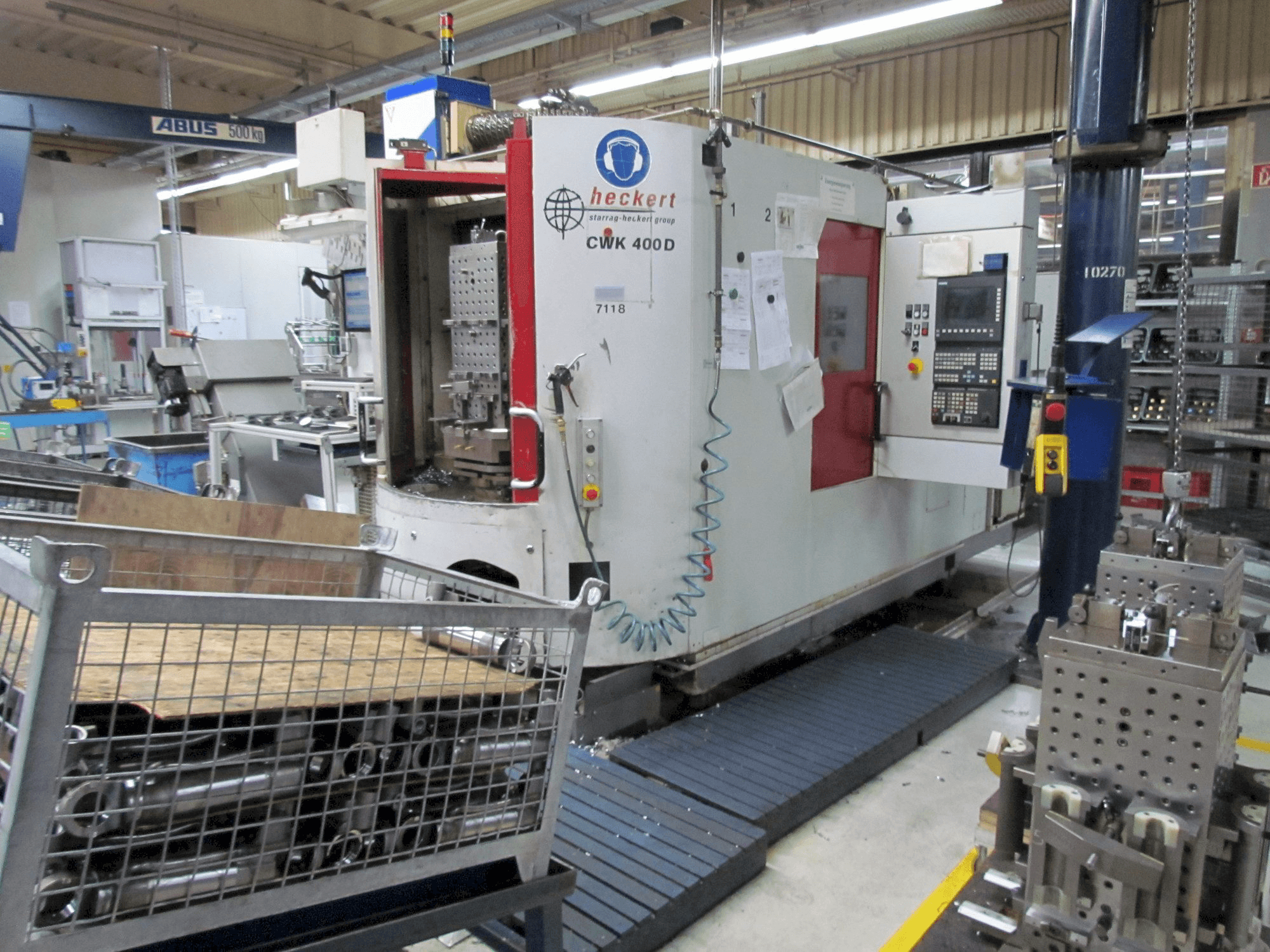 Čelní pohled na Heckert CWK 400 D stroj