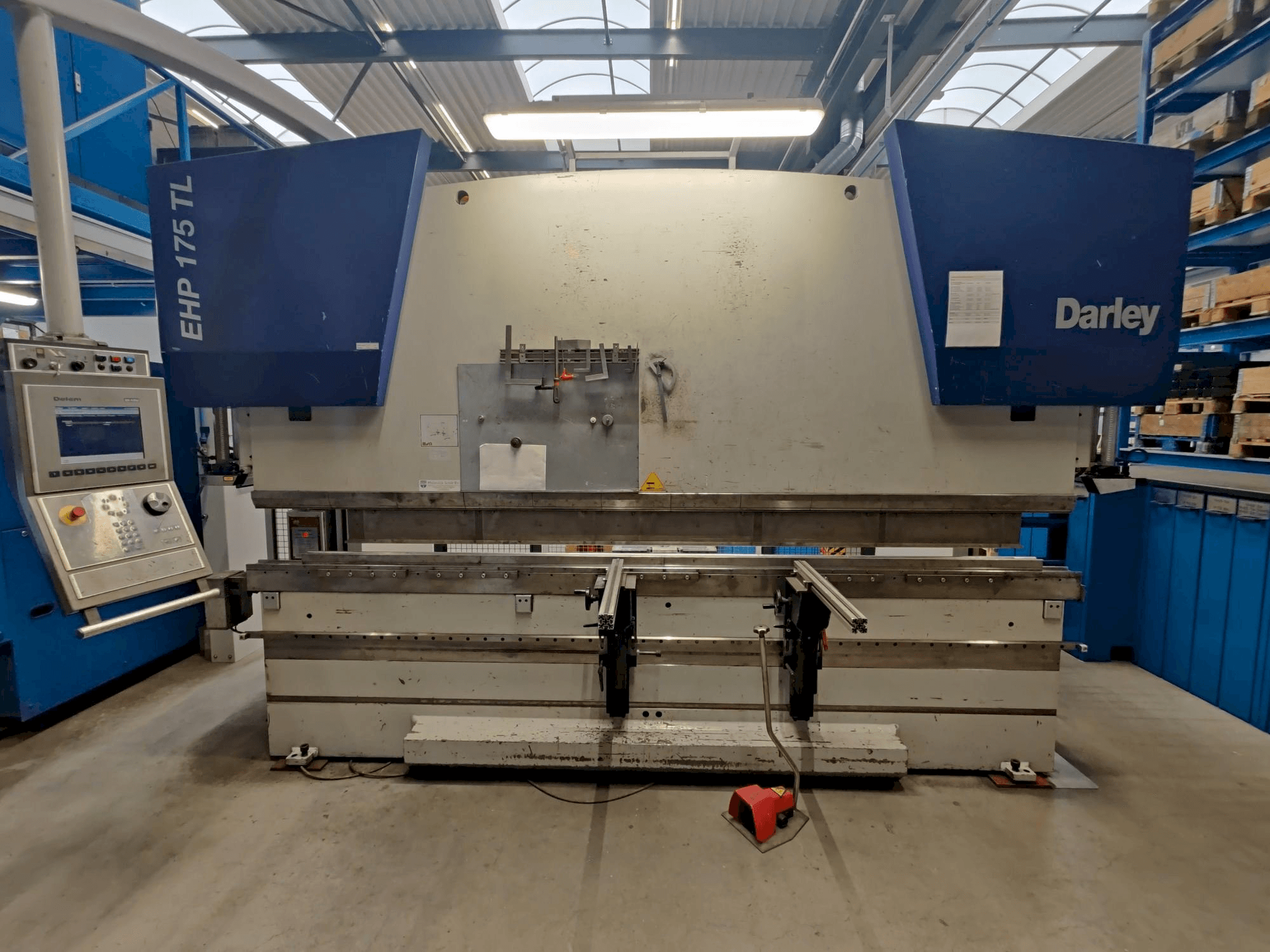 Čelní pohled na Darley EHP-LS 175.36/31 T stroj