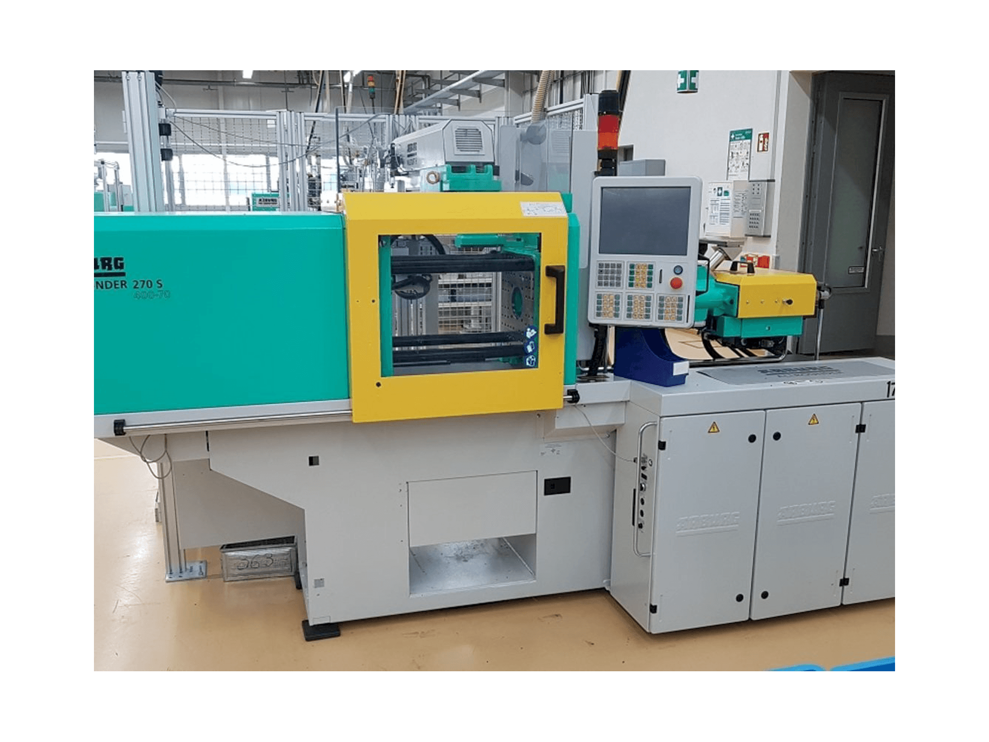 Čelní pohled na Arburg SGM 270 S 400-70 stroj
