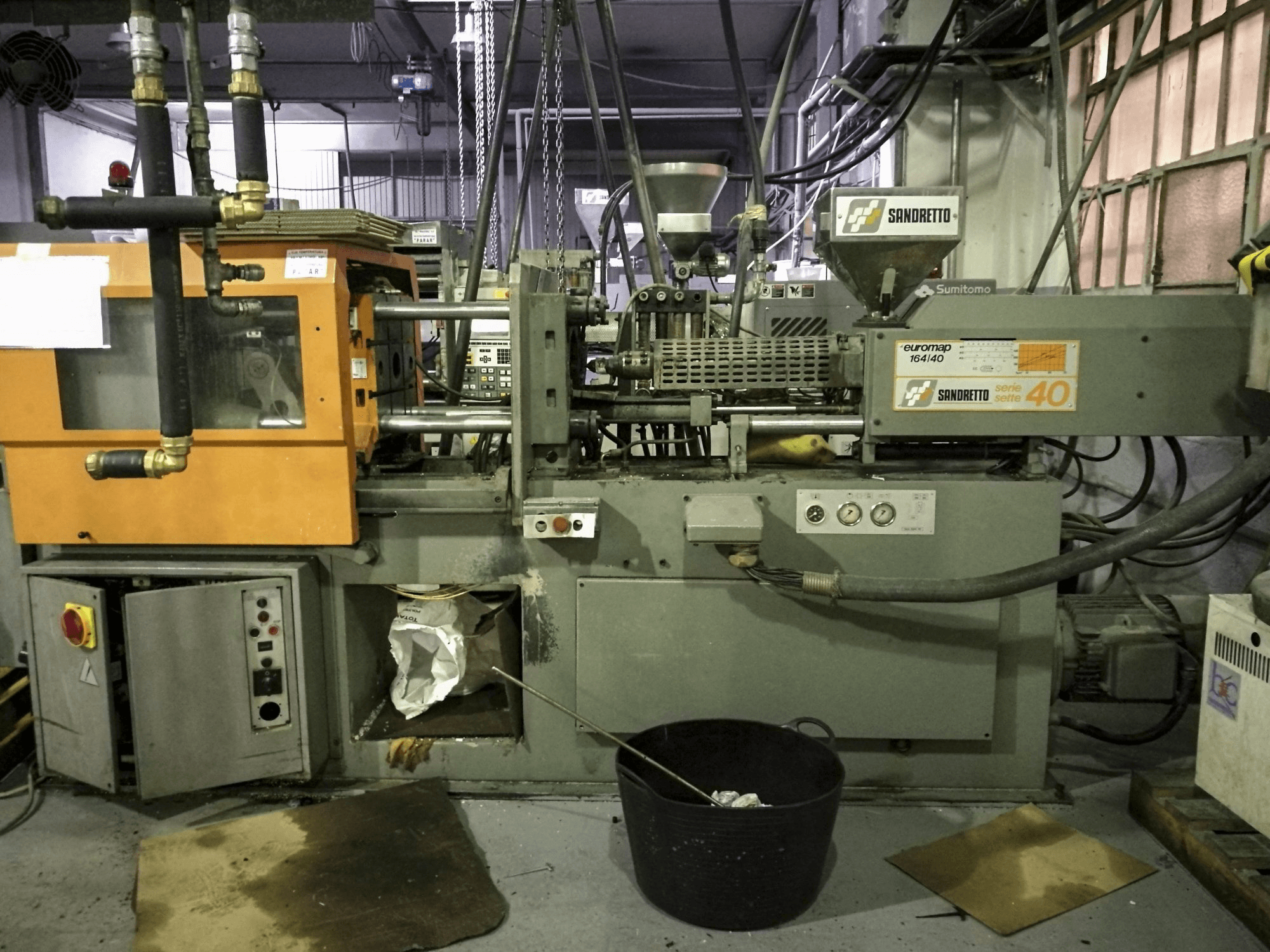 Čelní pohled na SANDRETTO S.7.40 stroj