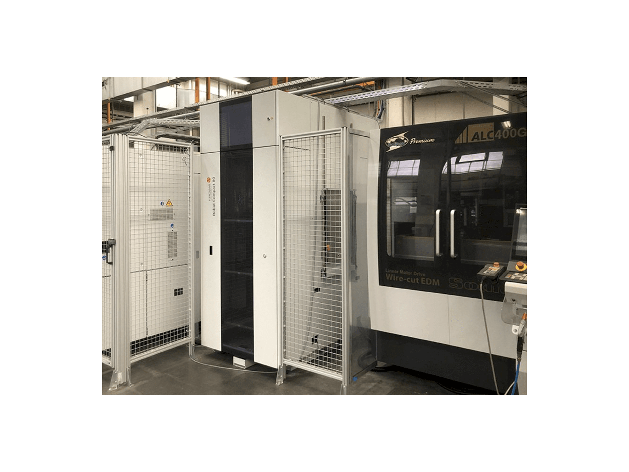 Čelní pohled na Sodick ALC400G stroj