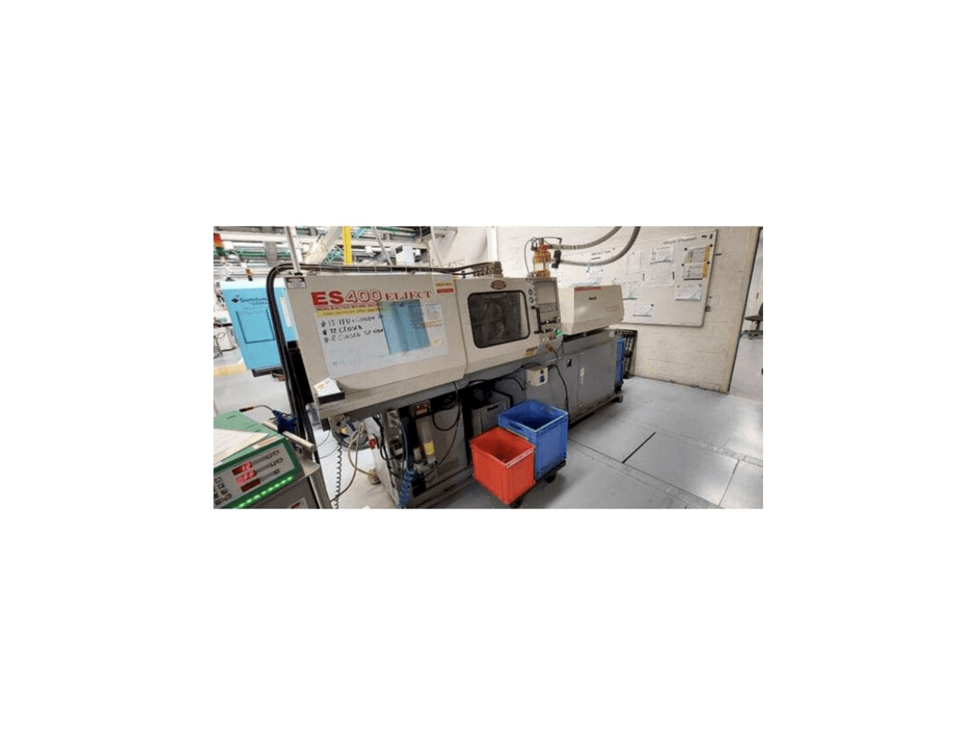 Čelní pohled na Nissei ES400 stroj