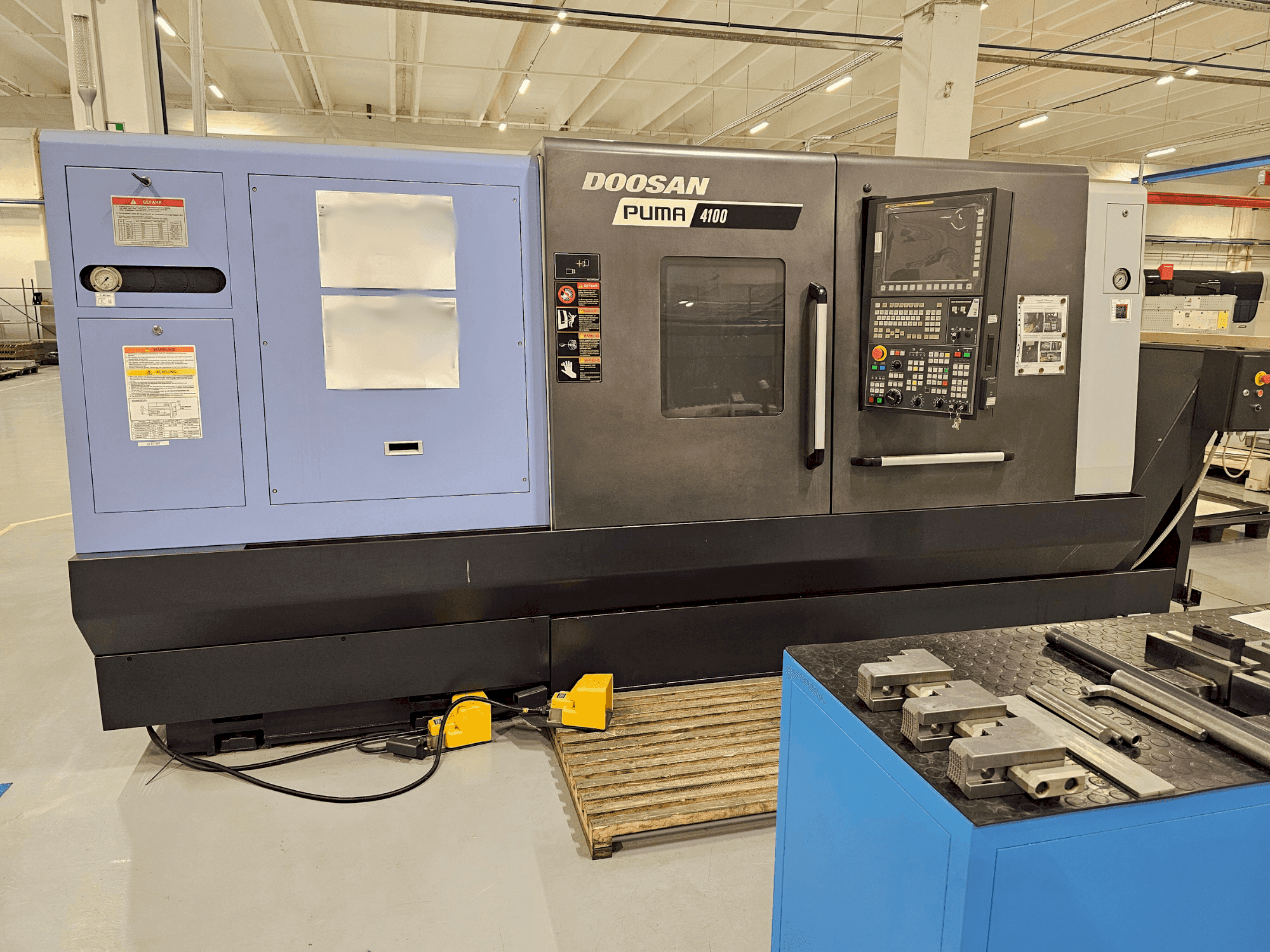 Čelní pohled na DOOSAN PUMA 4100B (2018) stroj
