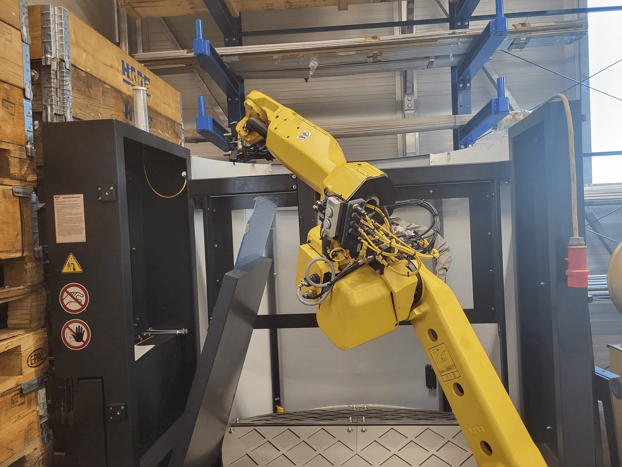 Čelní pohled na HALTER Load Assistant U-20 stroj