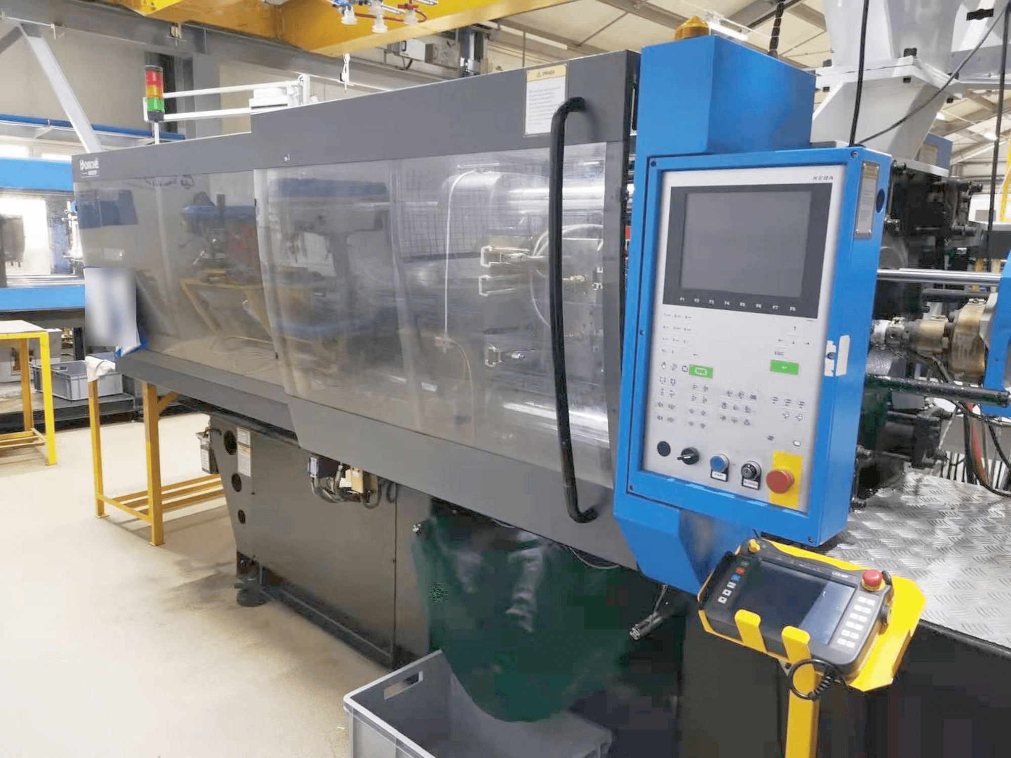 Čelní pohled na BORCHÊ BS200 stroj