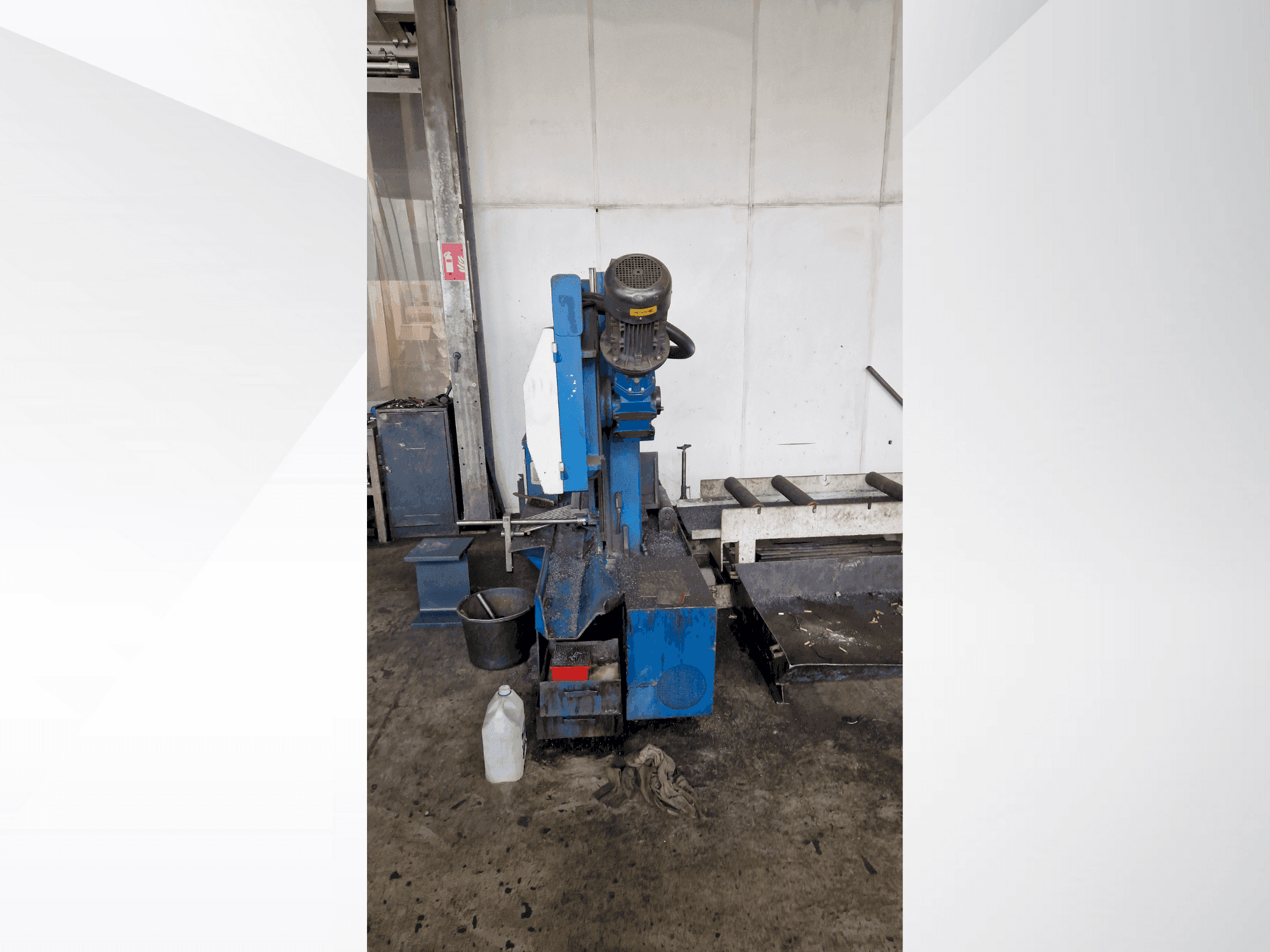 Čelní pohled na KNUTH HB 460 L stroj