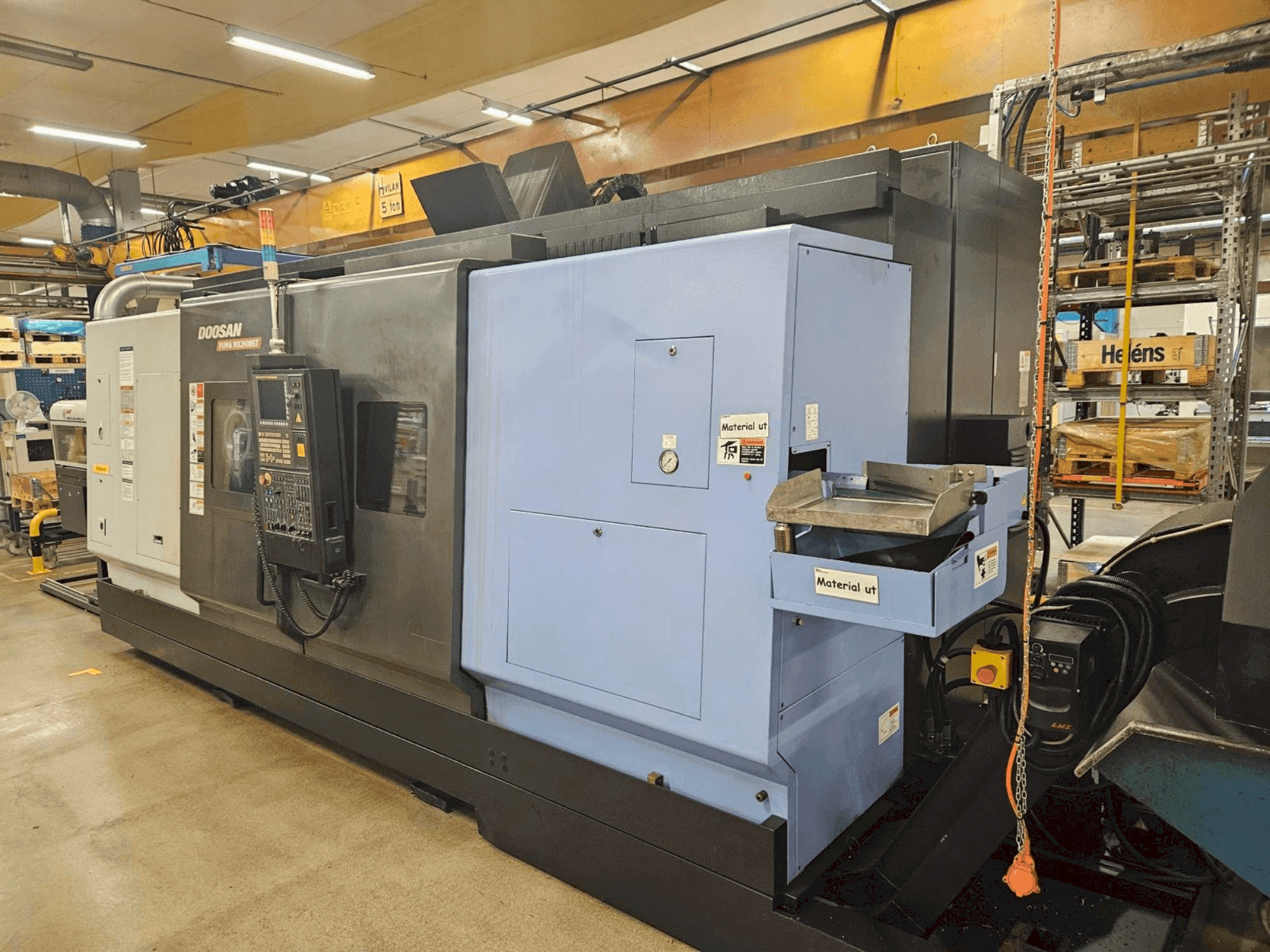 Čelní pohled na DOOSAN Puma MX2600ST (2013) stroj