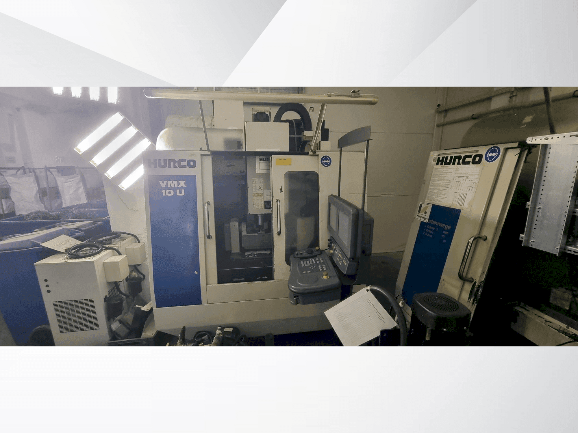 Čelní pohled na Hurco VMX 10U stroj