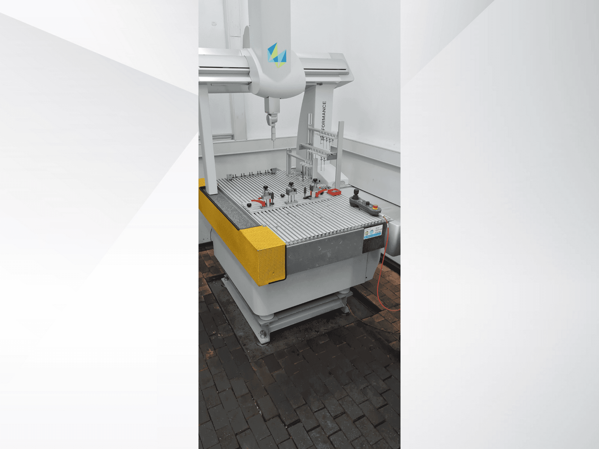 Čelní pohled na Hexagon Global 07.07.05 stroj