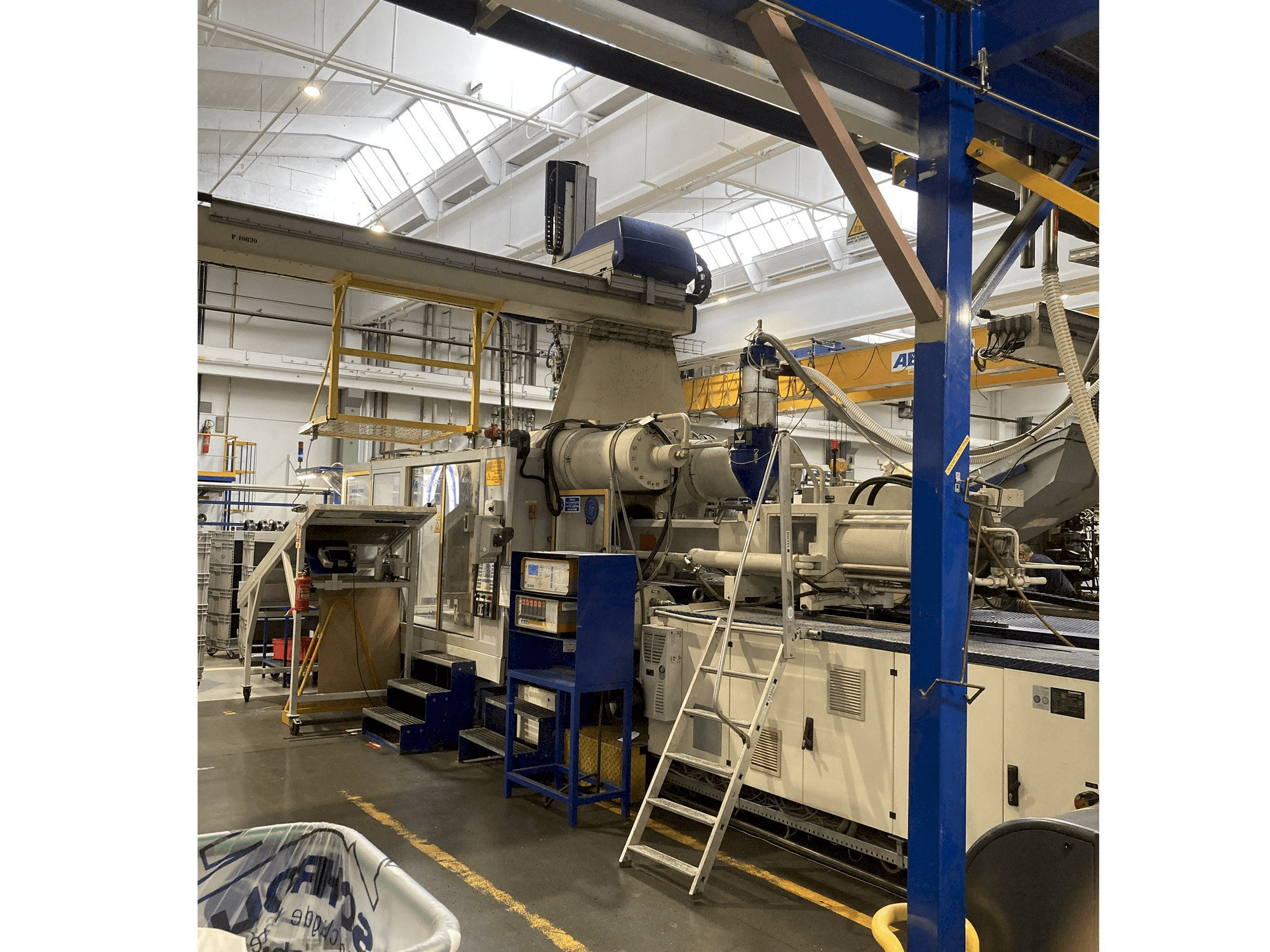 Čelní pohled na Krauss Maffei 650 – 2700 C1 stroj