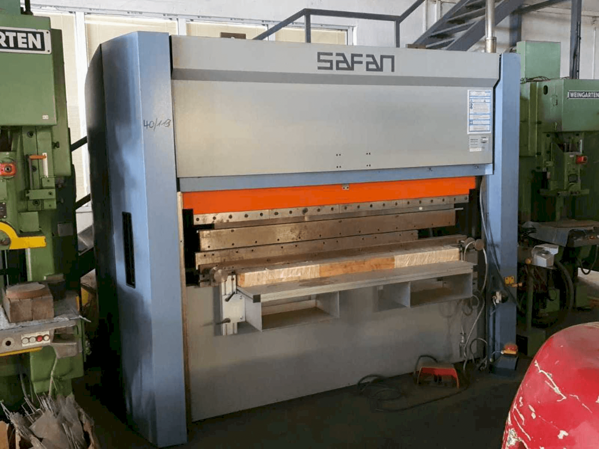 Čelní pohled na Safan SMK-K 40-2050 TS1 stroj