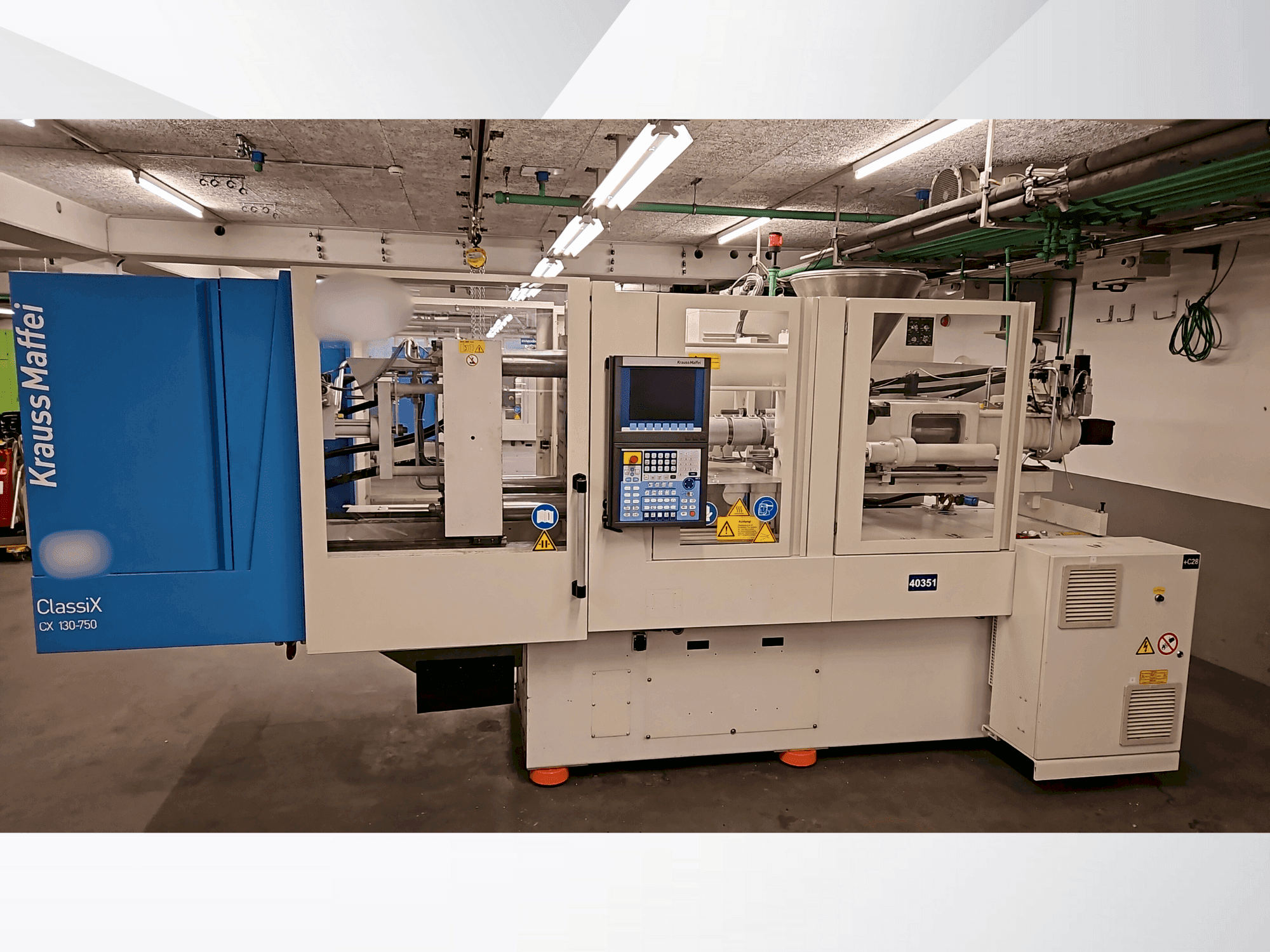 Čelní pohled na Krauss Maffei 130-750 CX stroj