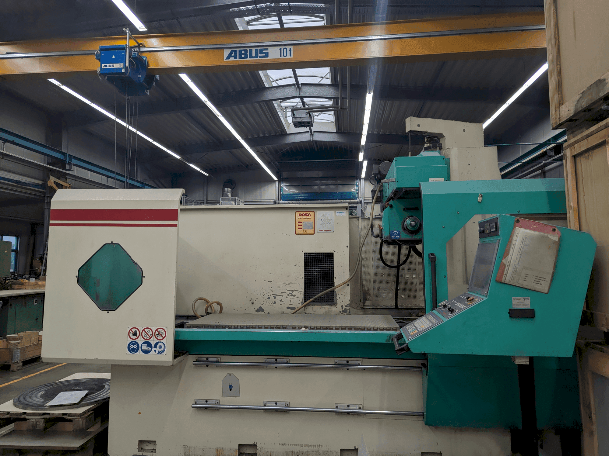 Čelní pohled na ROSA ERMANDO Linea Silver 16.8 stroj