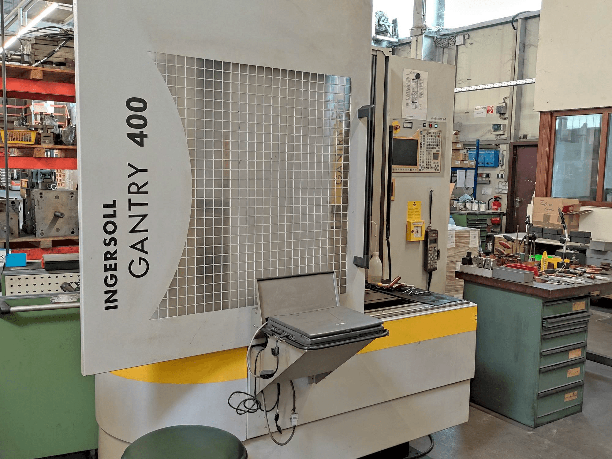 Čelní pohled na INGERSOLL GANTRY 400 stroj