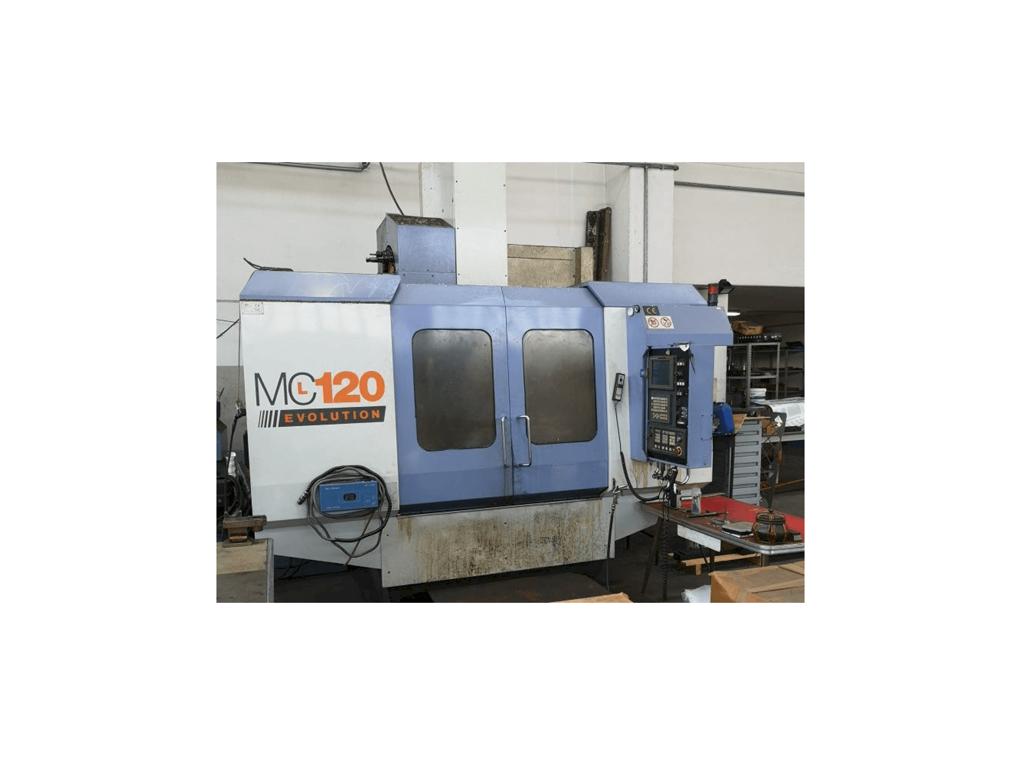 Čelní pohled na FAMUP MCL 120 AND stroj