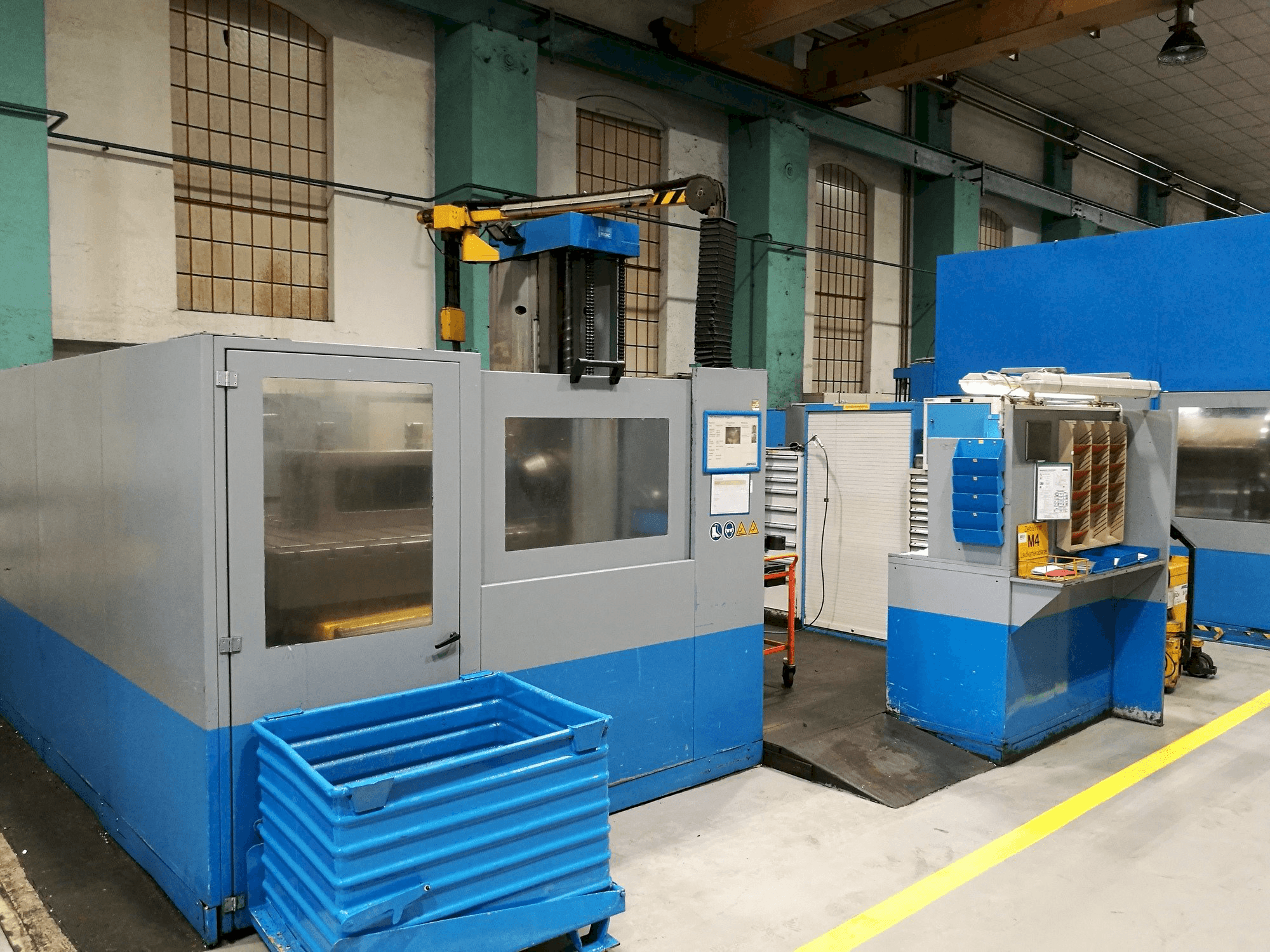 Levý pohled na PEGARD AF 130 S stroj