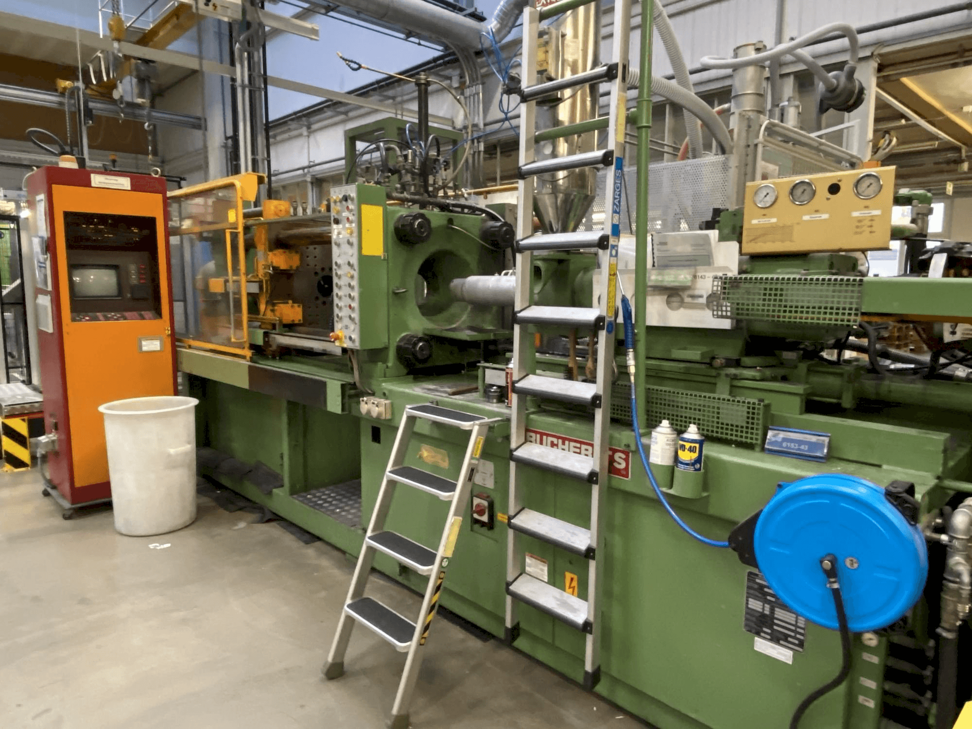 Čelní pohled na Bucher TS 120 / S 500 / CNC stroj