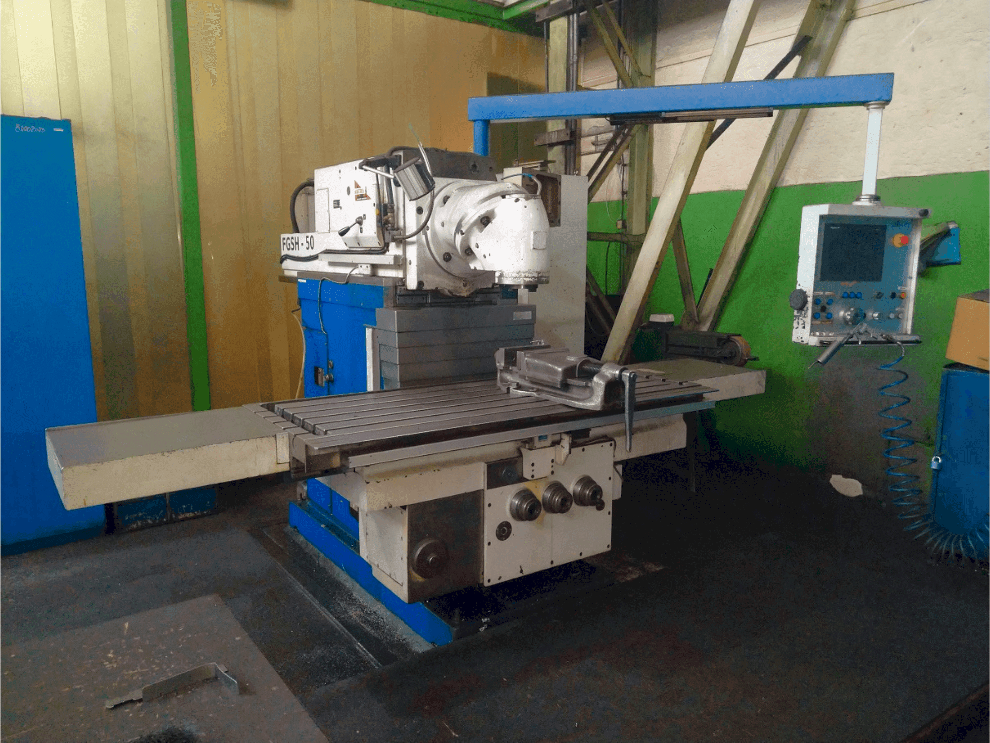 Čelní pohled na TOS FGSH 50 stroj