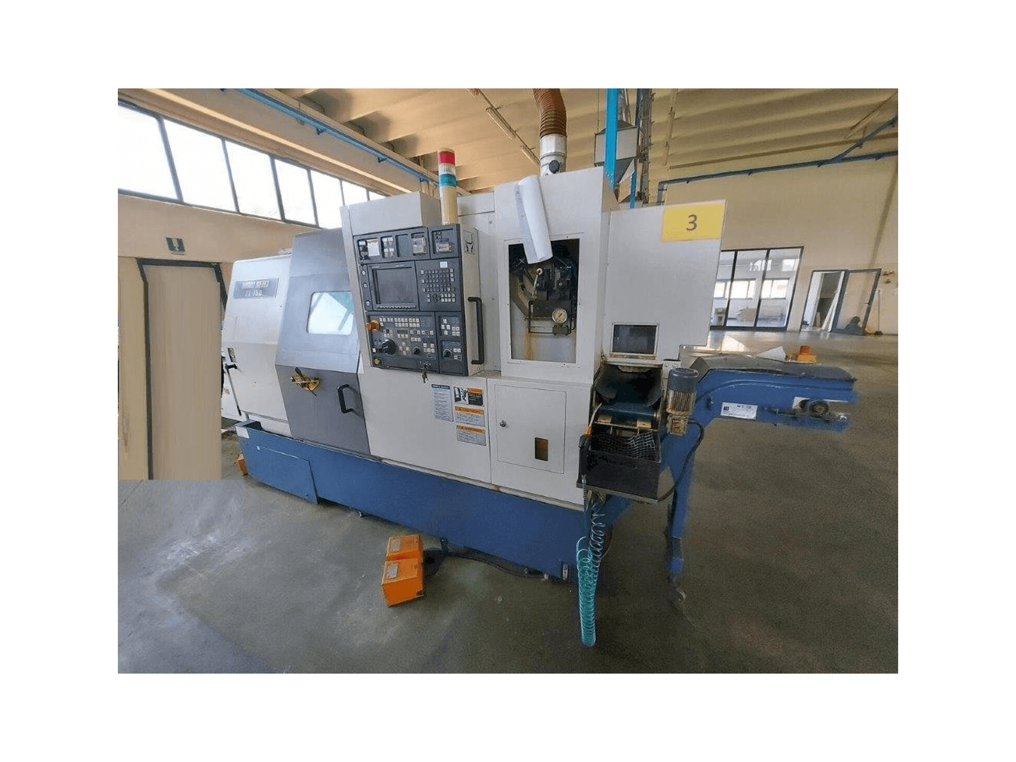 Čelní pohled na MORI SEIKI ZL 150SMC stroj