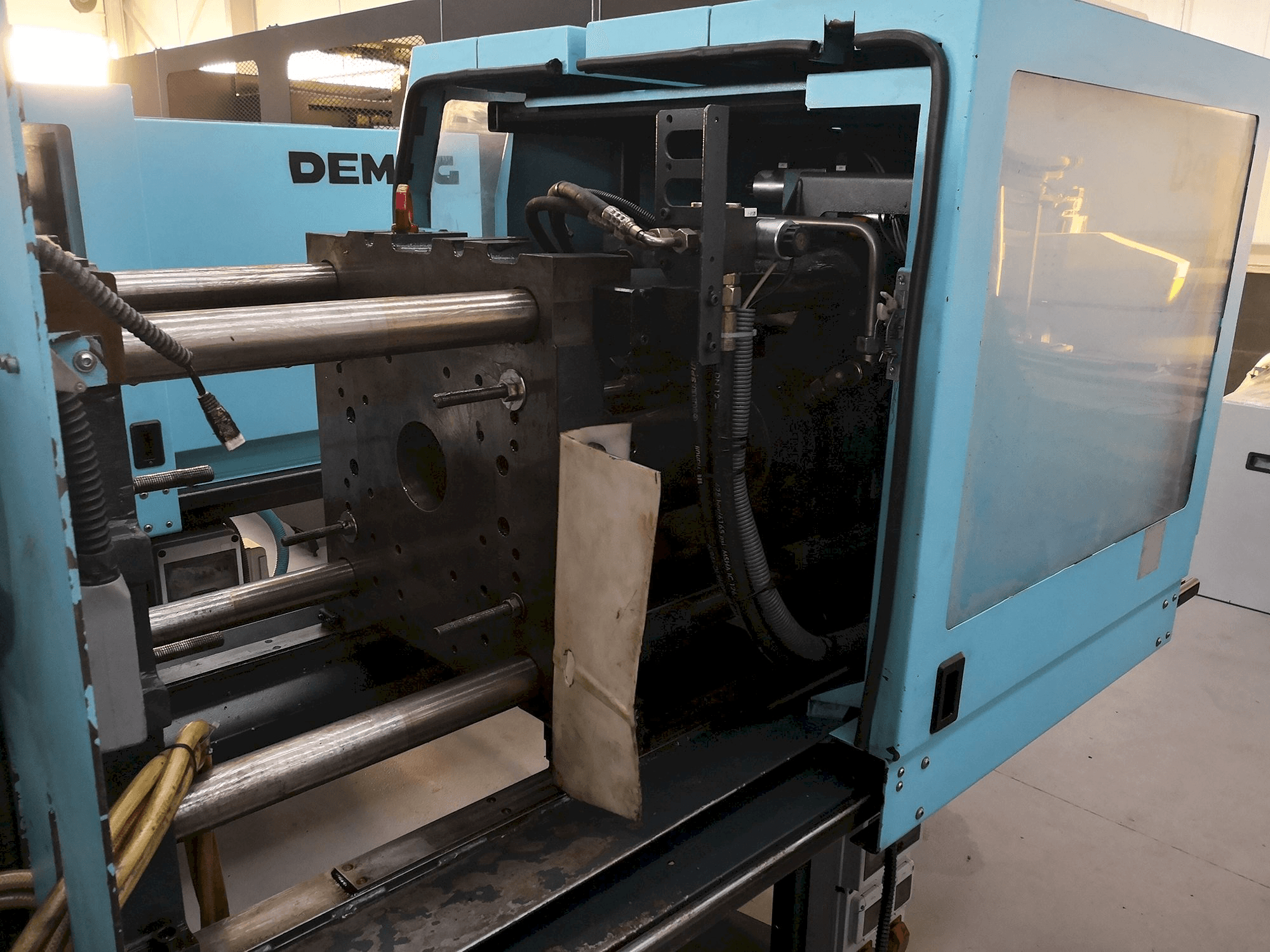 Pracovní prostor na DEMAG Ergotech 80/400 viva stroje