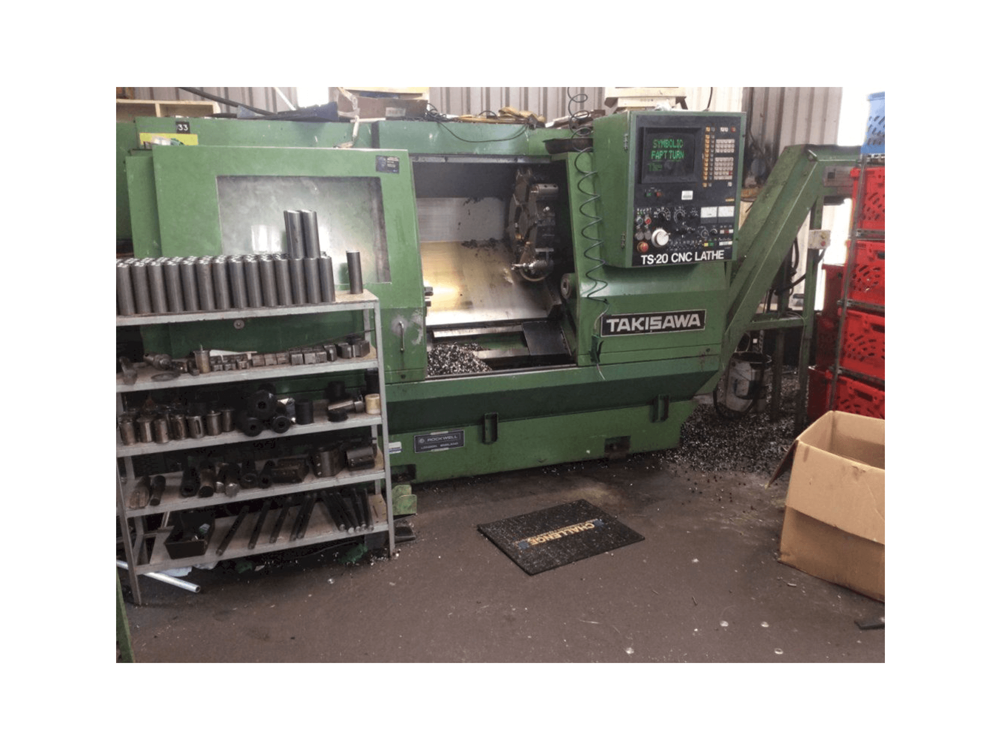 Čelní pohled na Takisawa TS-20 stroj