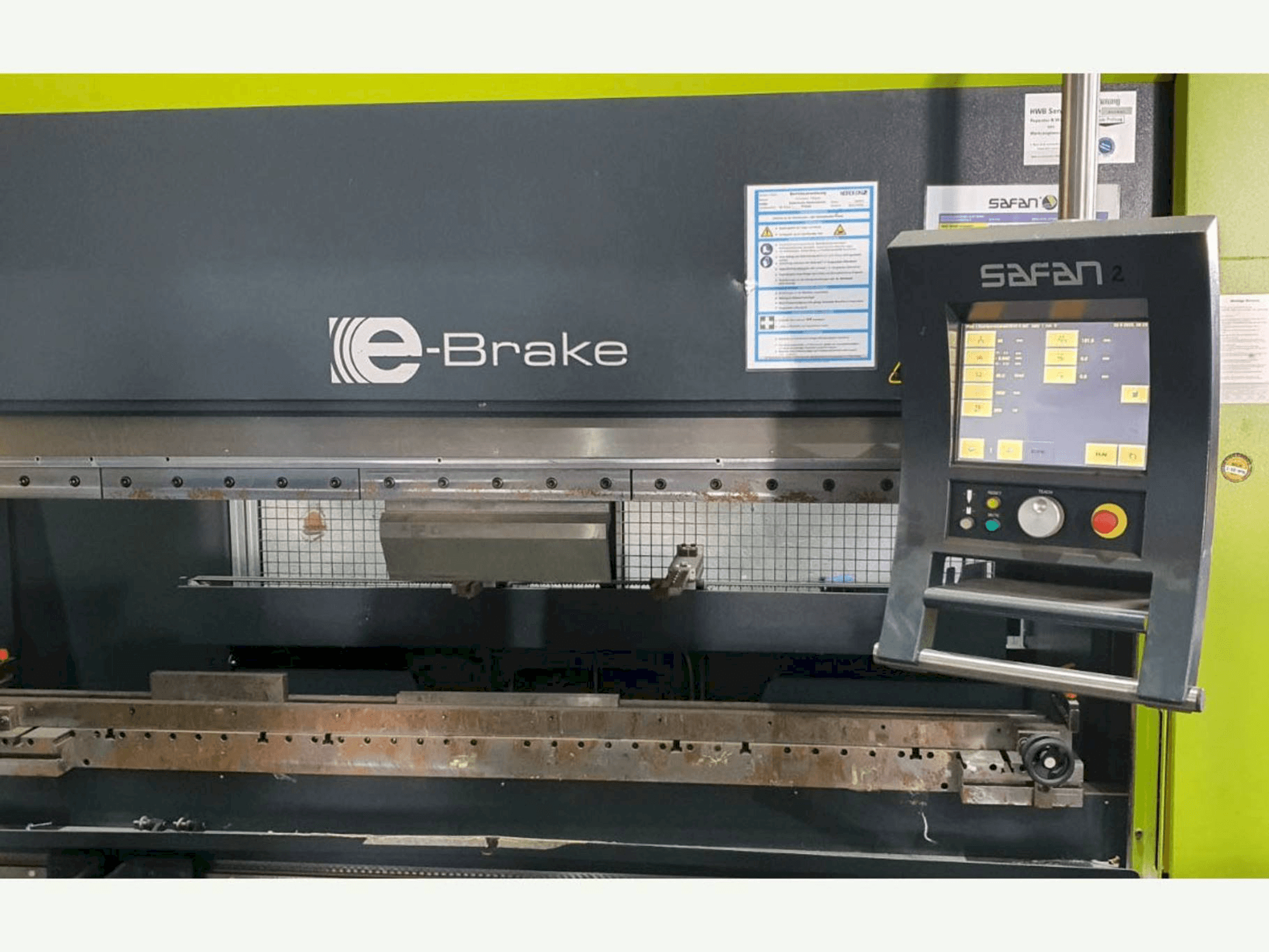Čelní pohled na Safan E-brake 50-2050 ts1 stroj