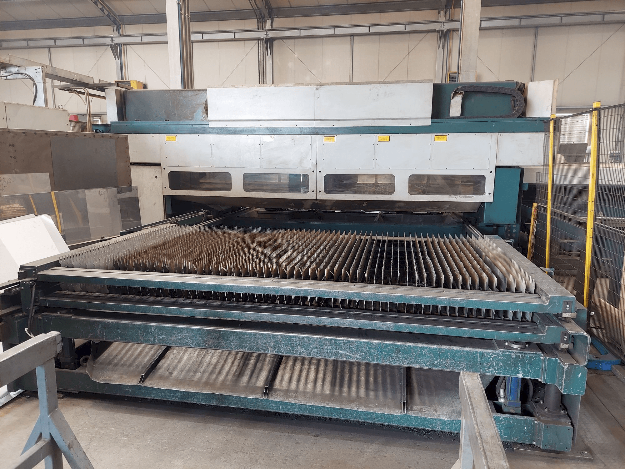 Čelní pohled na ADIGE LT COMBO stroj