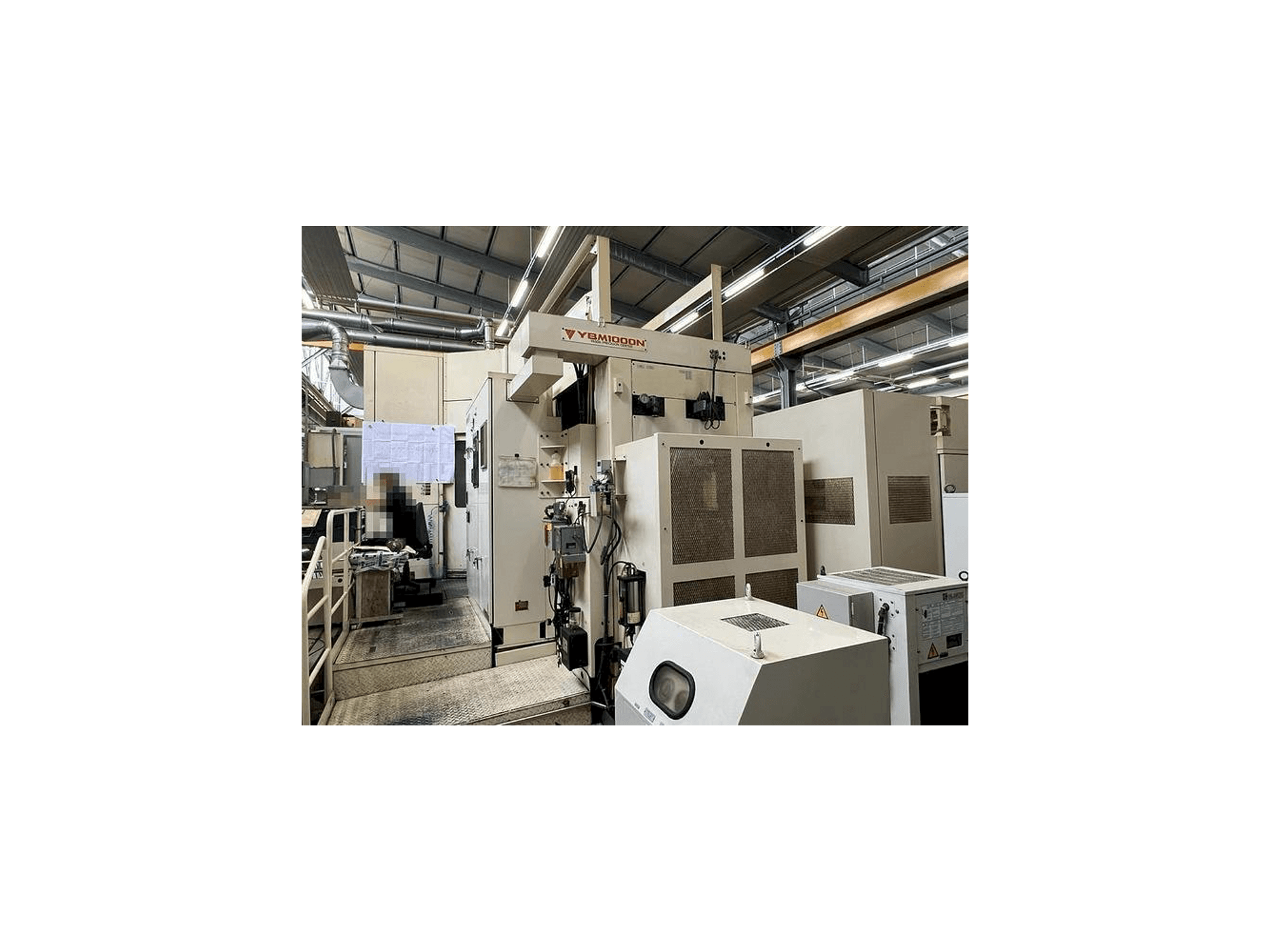 Čelní pohled na YASDA YBM 1000N stroj