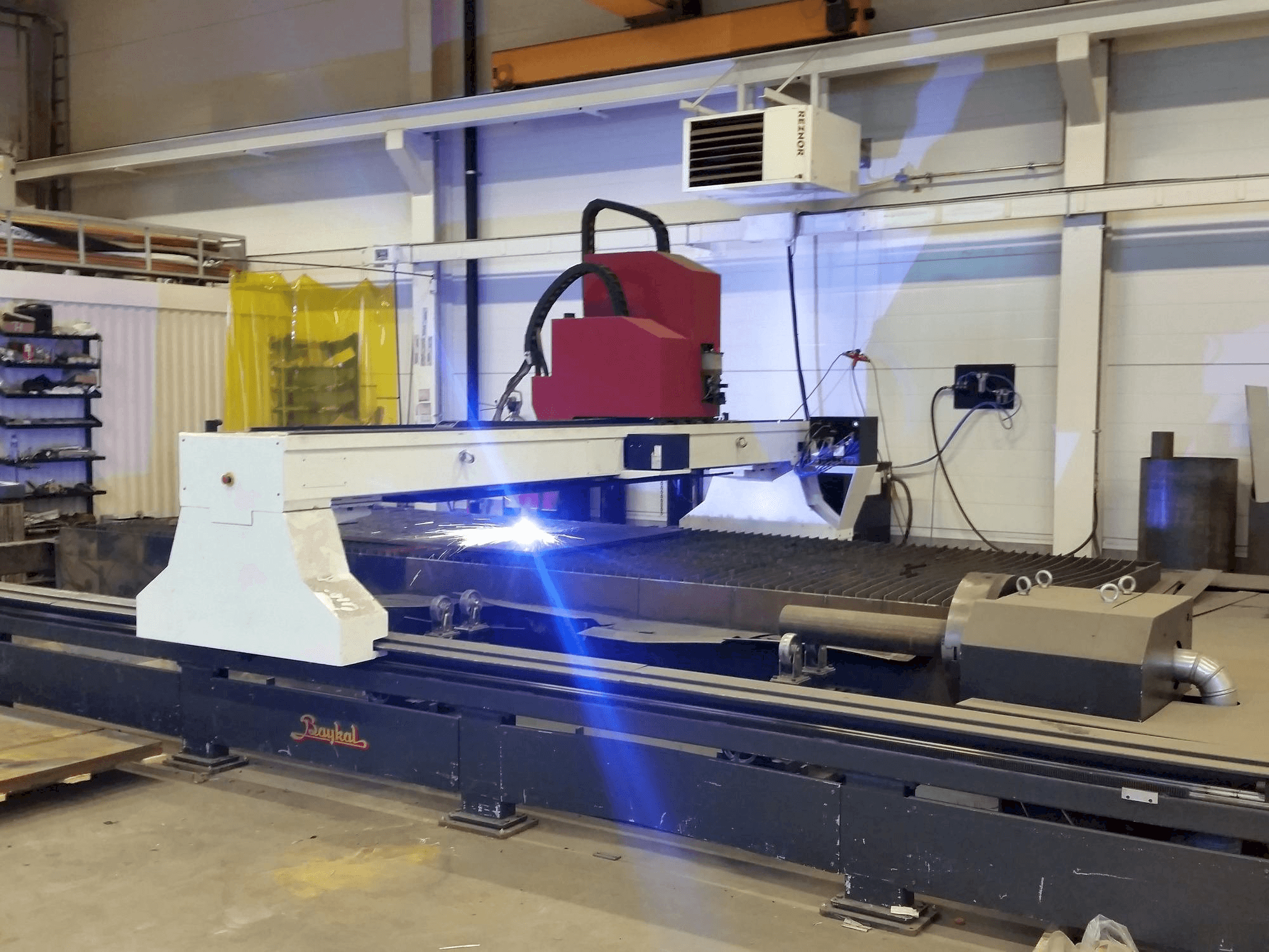 Čelní pohled na Baykal BPL-H 2006 HPR 260XD stroj