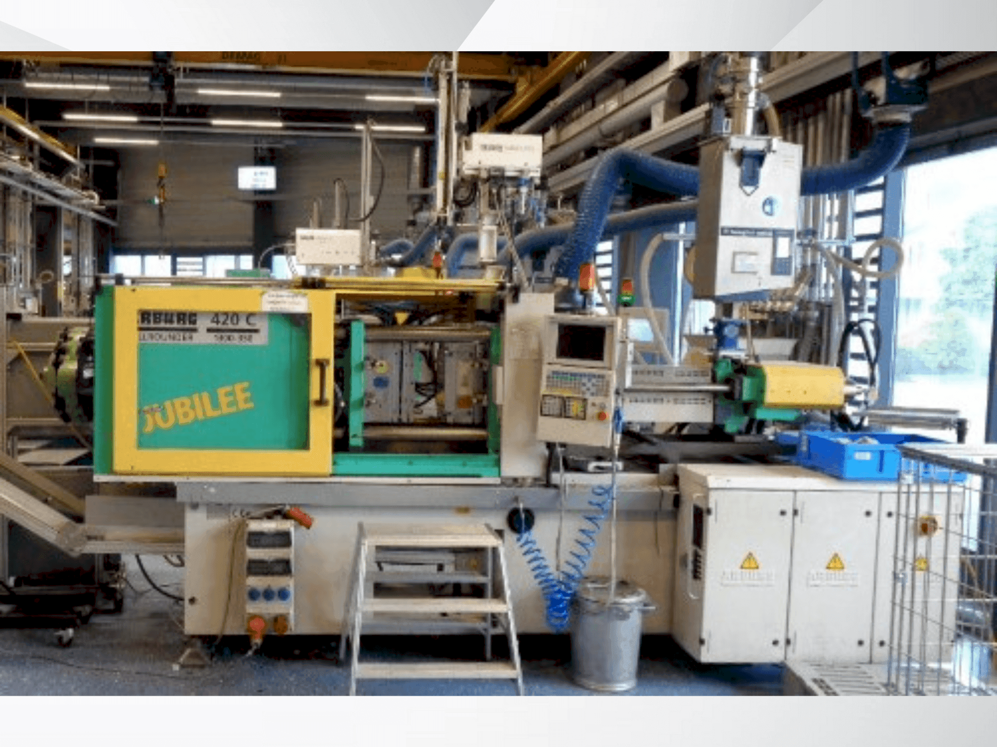 Čelní pohled na Arburg Allrounder 420 C 1300-350 stroj