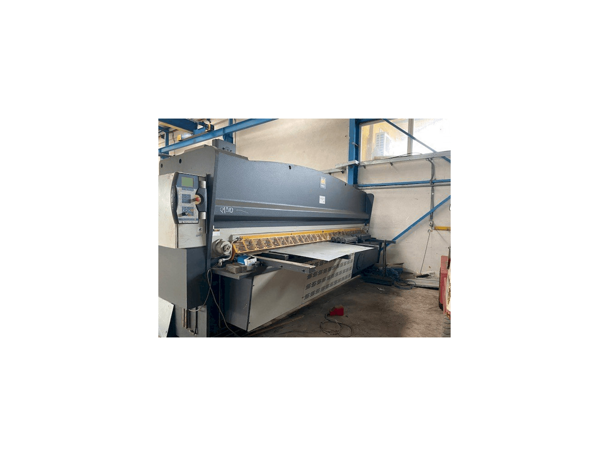 Čelní pohled na HACO HSLX 4014 stroj