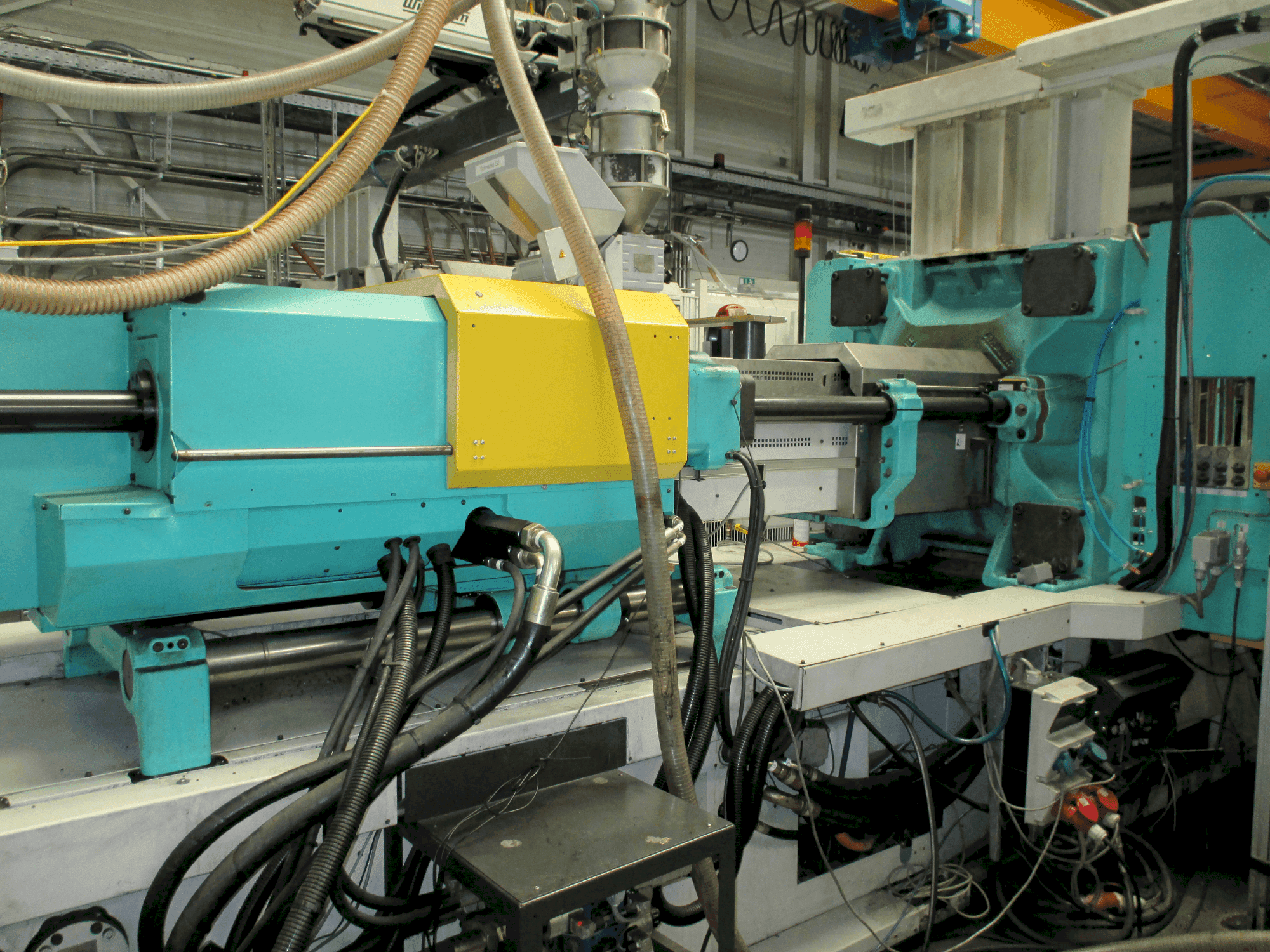 Čelní pohled na Arburg Allrounder Selecta 720 S 3200-2100 stroj