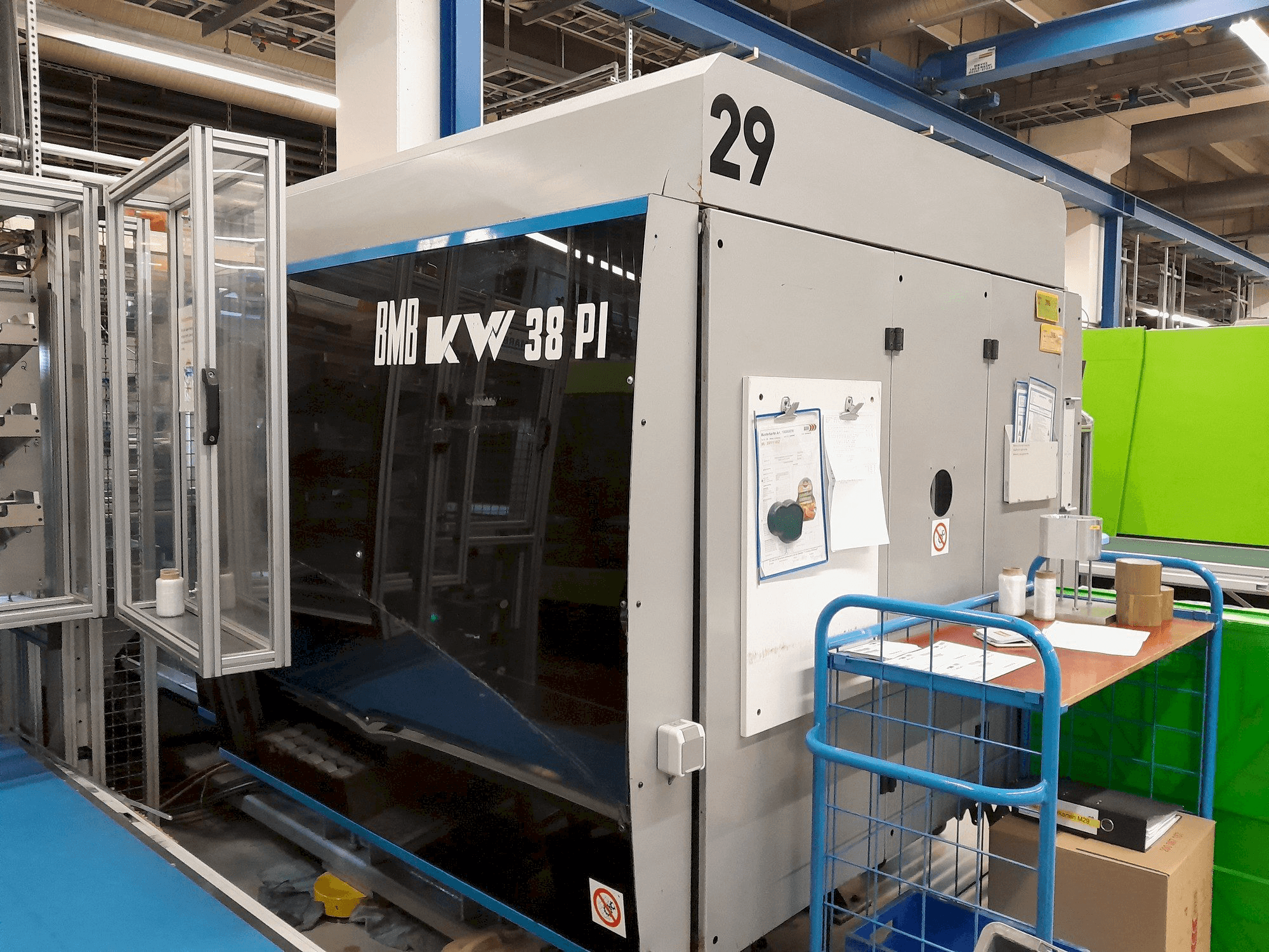 Čelní pohled na BMB KW 38 PI/1300 stroj