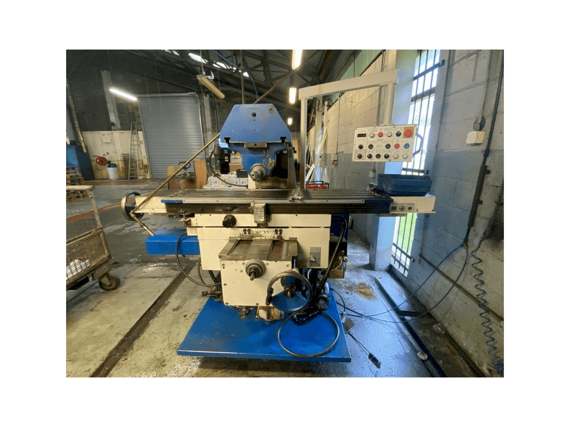 Čelní pohled na TOS Olomouc FGU 32 stroj