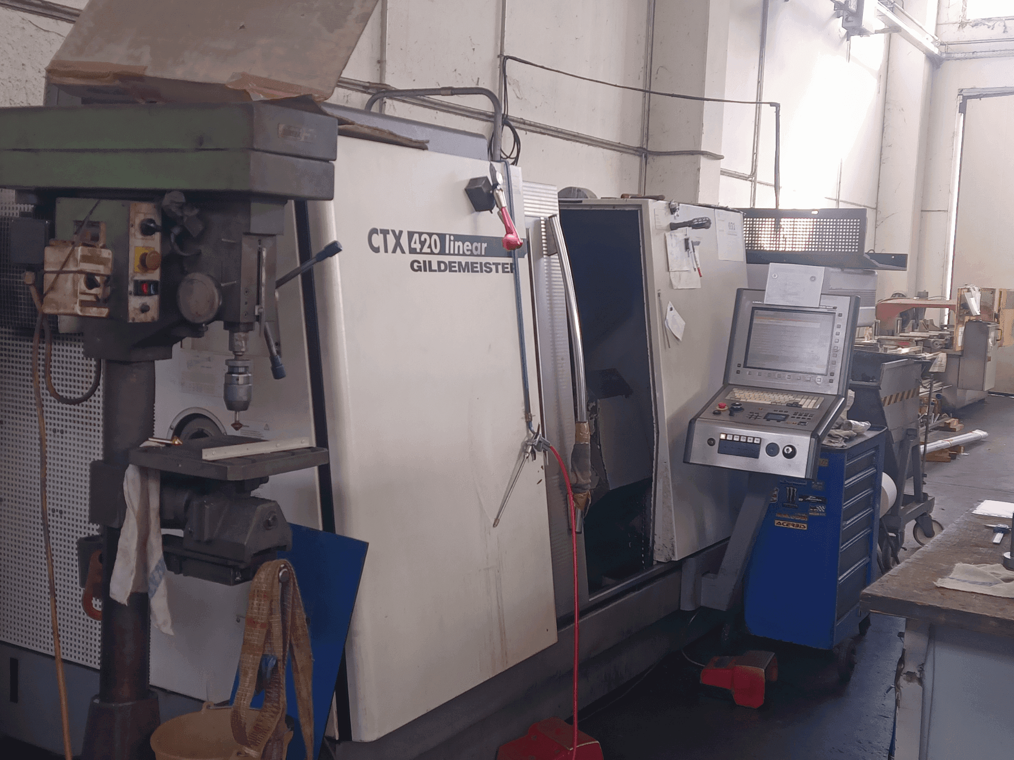 Čelní pohled na Gildemeister CTX 420 Linear stroj