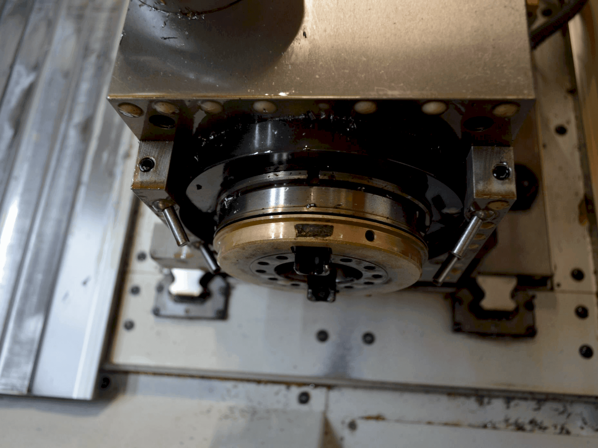 Pracovní prostor na KUNZMANN WF650 stroje