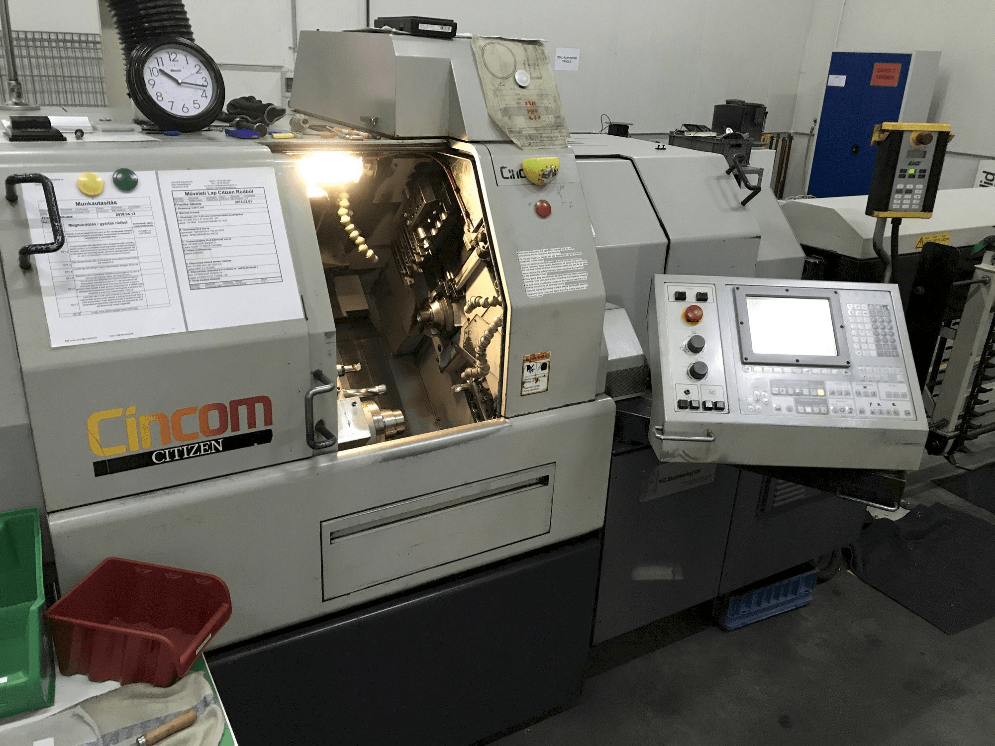 Čelní pohled na Citizen Cincom L32 stroj