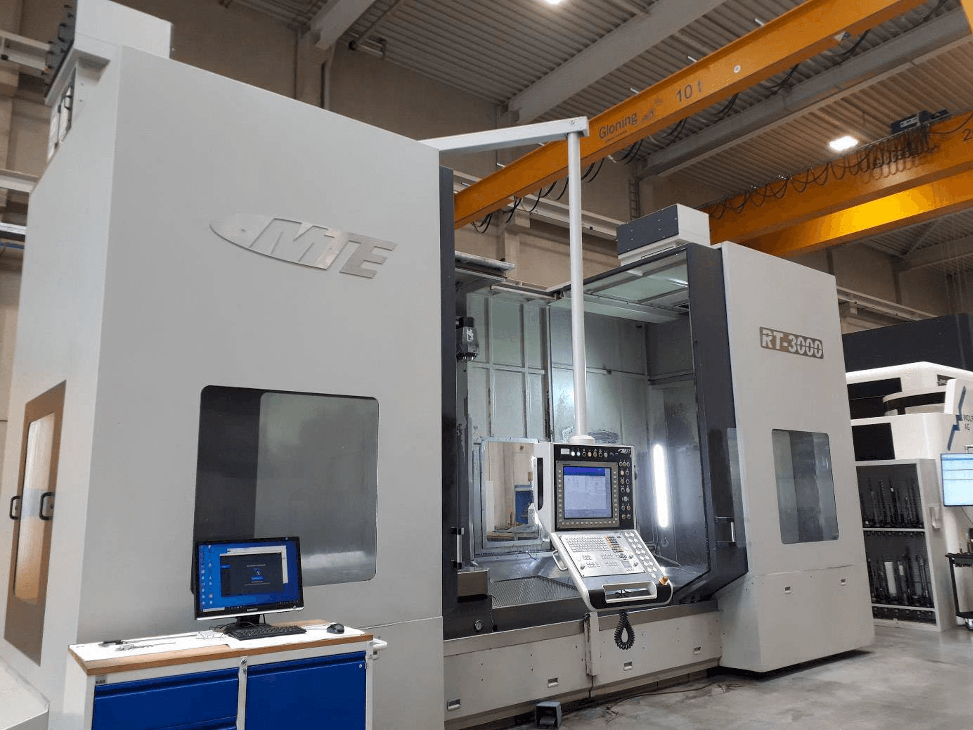 Čelní pohled na MTE RT - 3000 stroj