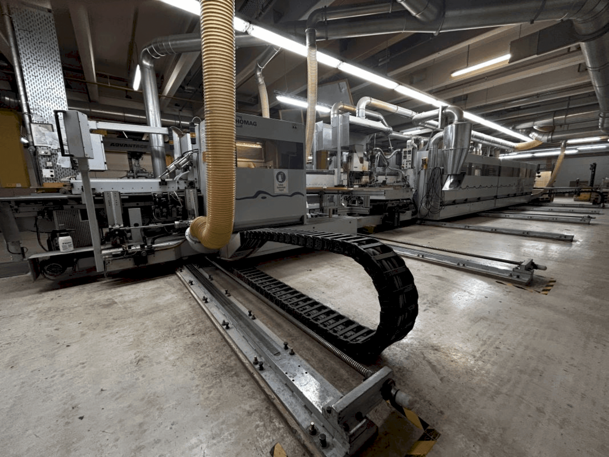 Čelní pohled na HOMAG WEEKE PROFI KFL20/29/QA/25 stroj