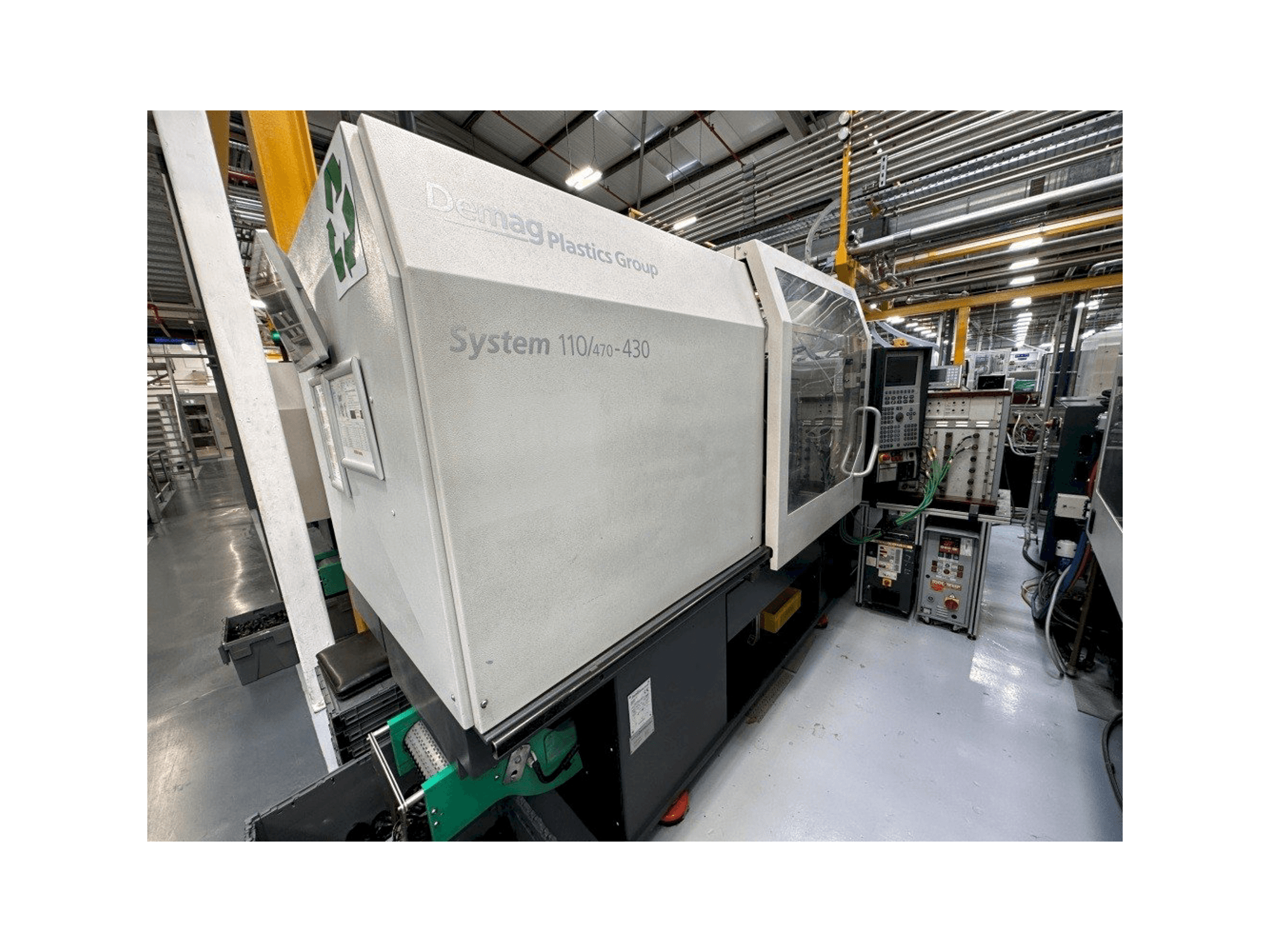 Čelní pohled na DEMAG System 110/470-430 stroj