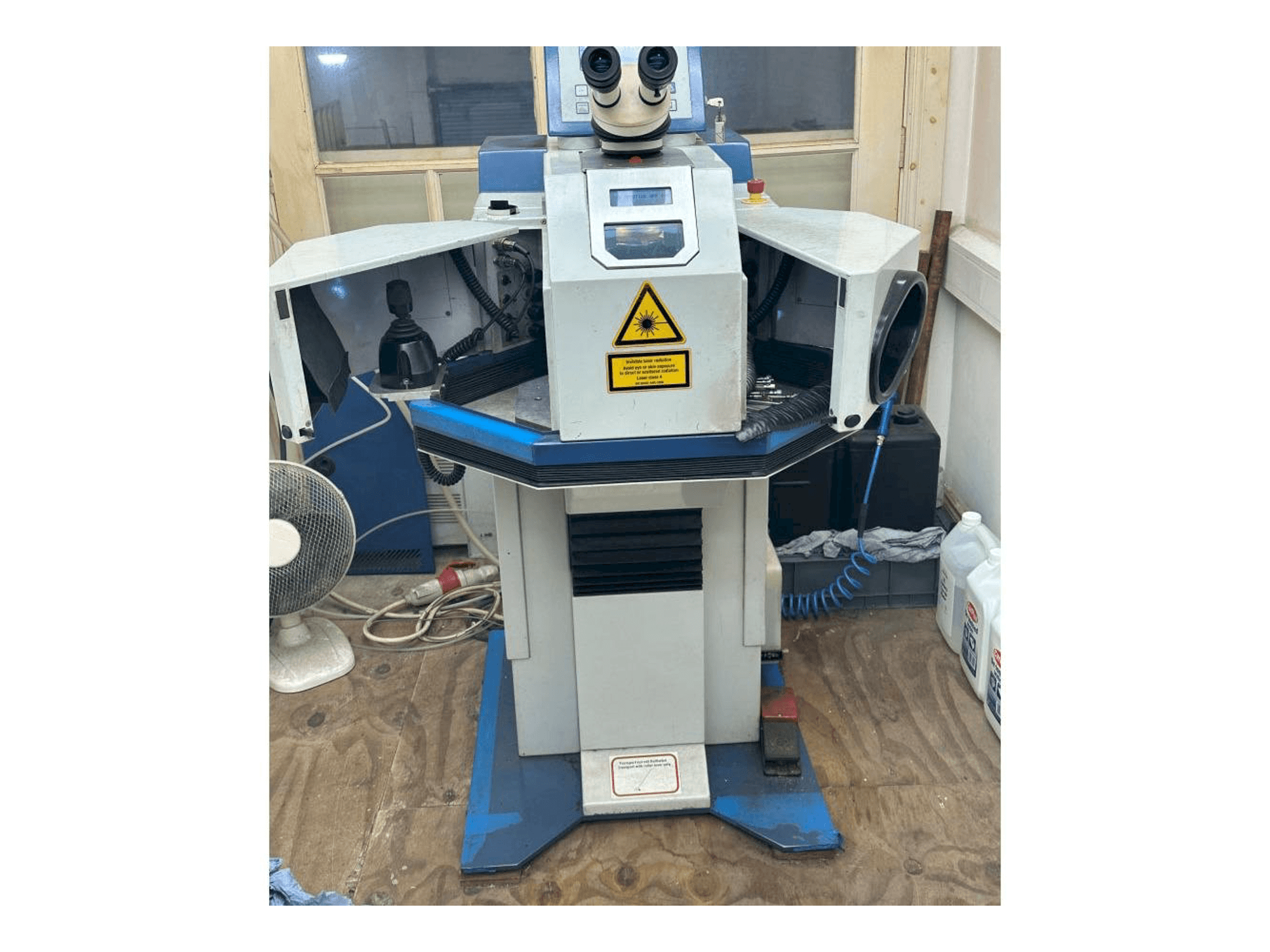 Čelní pohled na ALPHA LASER ALV 150 SM stroj
