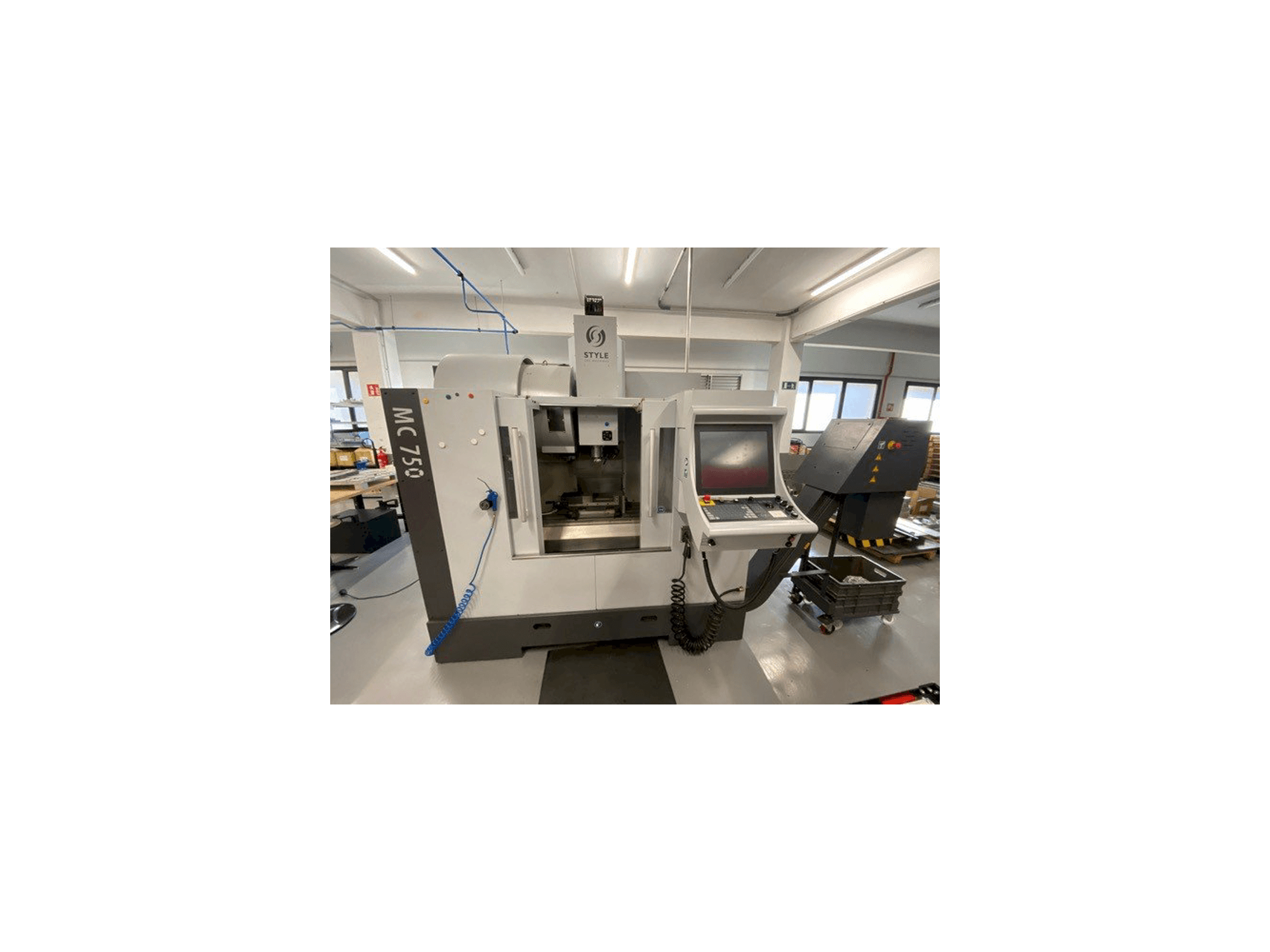 Čelní pohled na STYLE MC 750 stroj