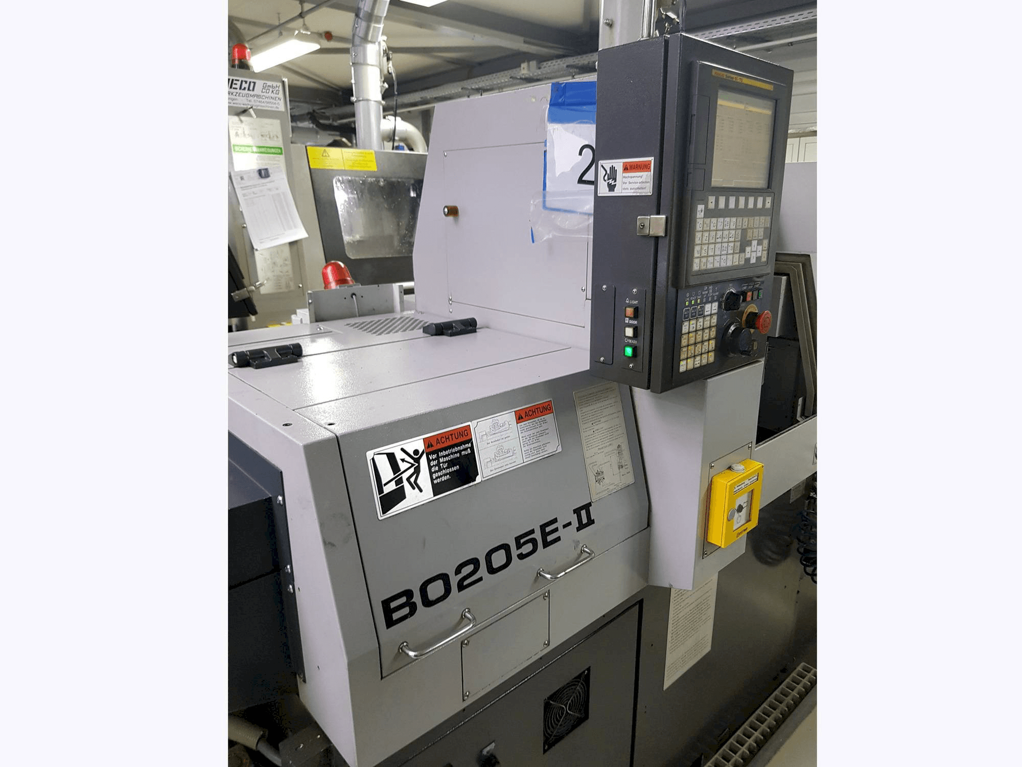 Čelní pohled na TSUGAMI BO205E-II stroj