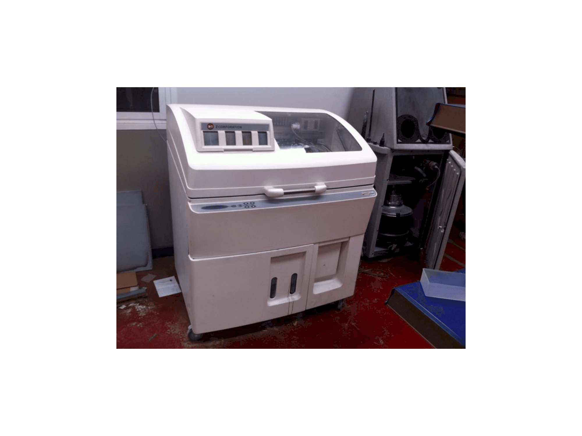 Čelní pohled na Spectrum Z510 stroj