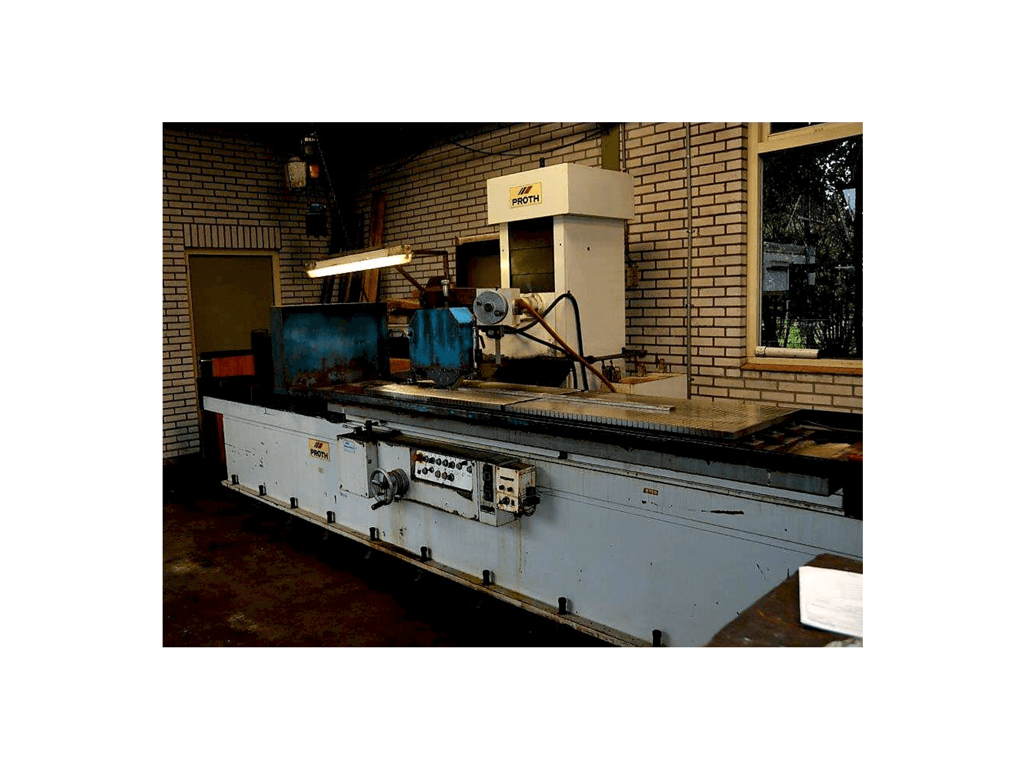 Pravý pohled na Proth PSGC-60220AHR stroj