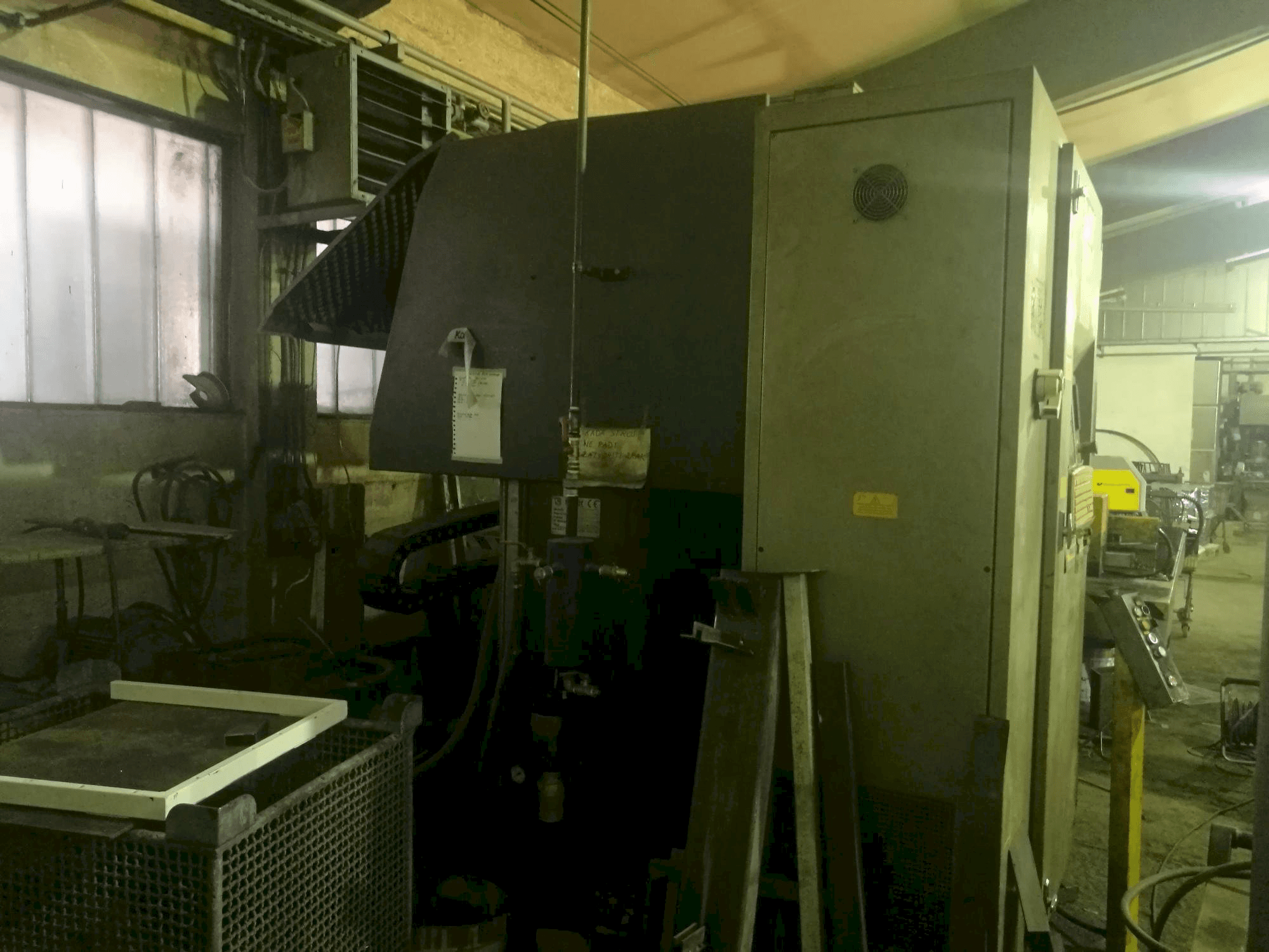 Levý boční pohled na Rainer 1000R stroj