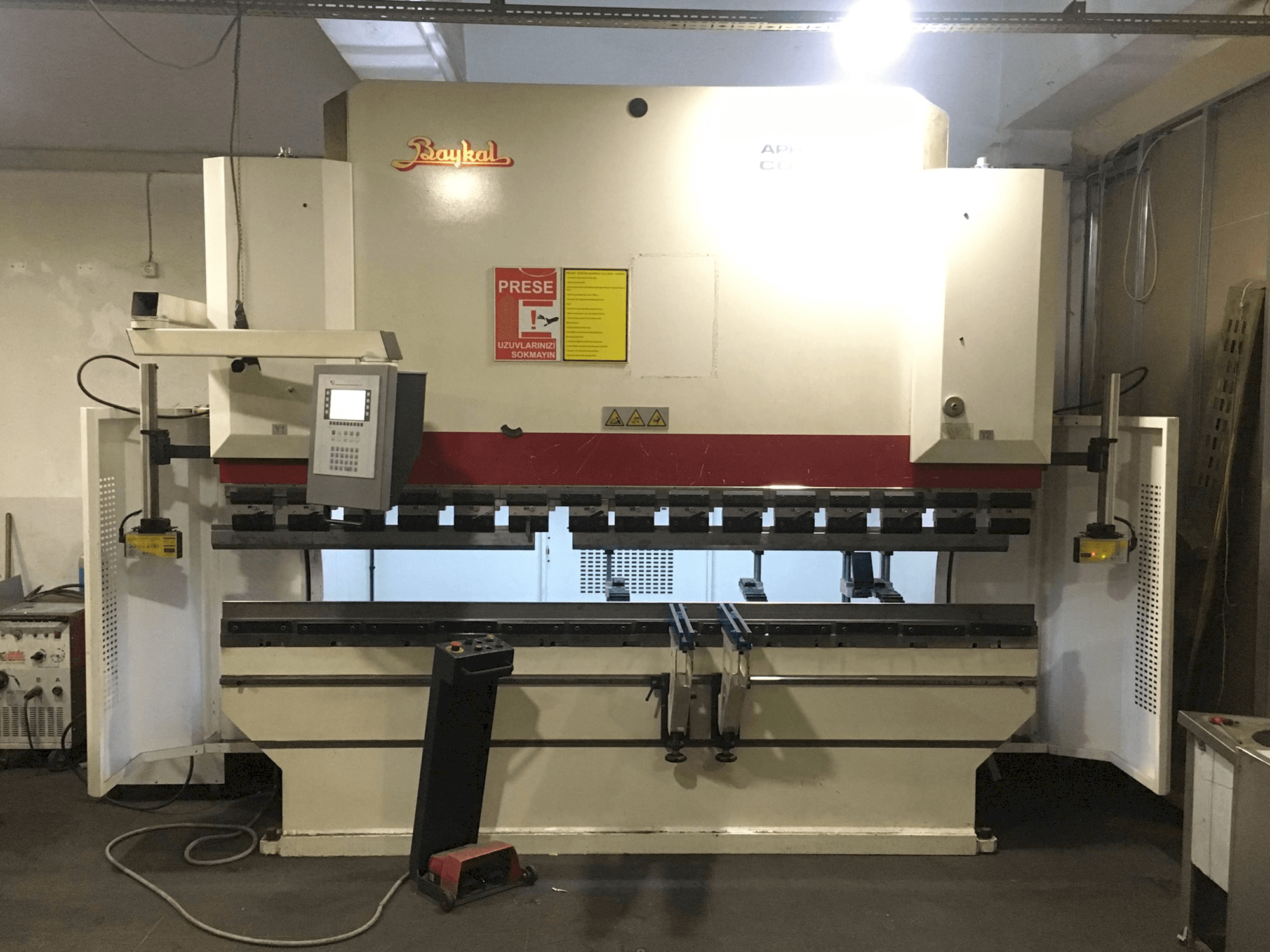 Čelní pohled na Baykal APHS 31120 stroj